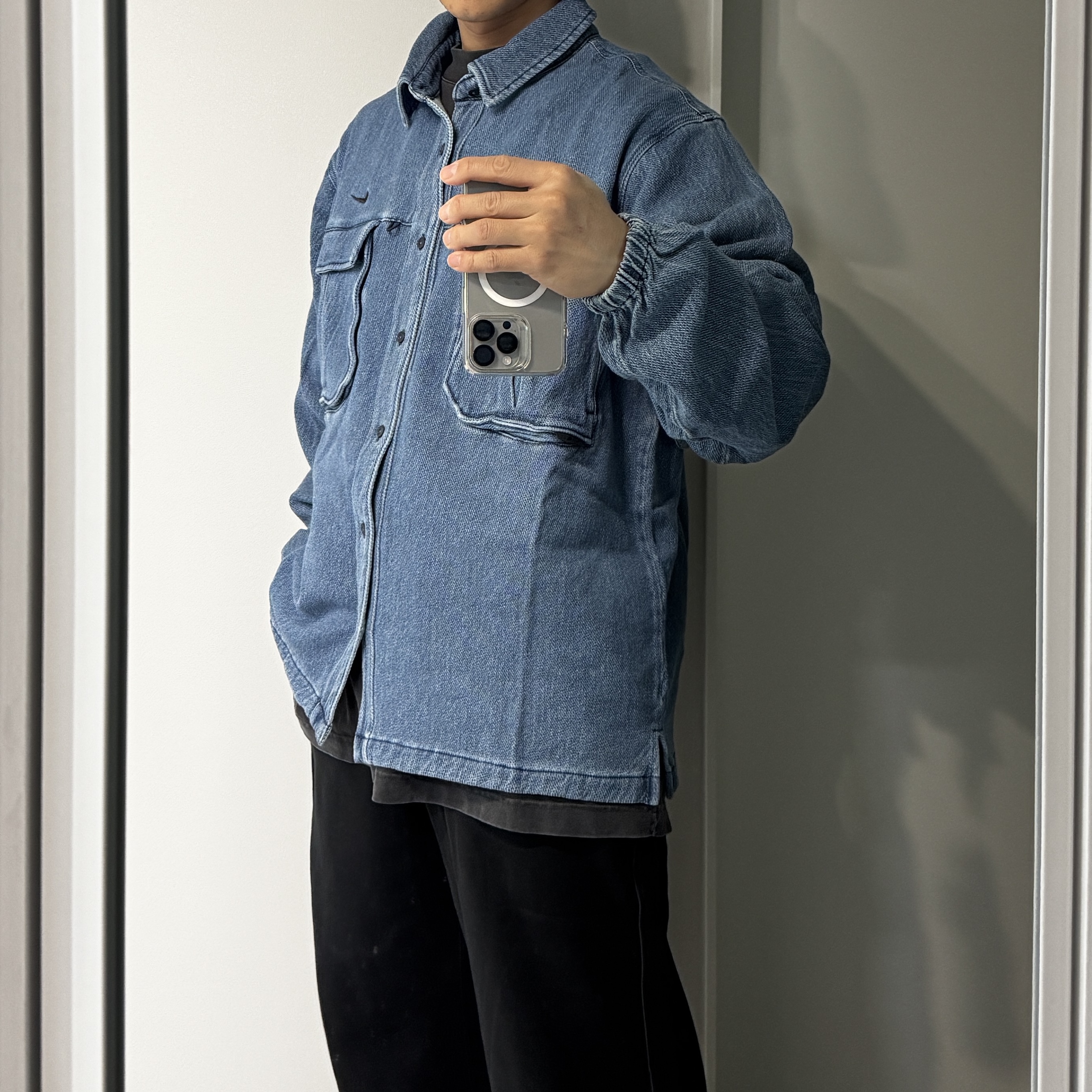 Nike x Drake Nocta Opal Lily Pad Denim Shirt French Blue (FZ3260-486) 착용 스타일 - 1