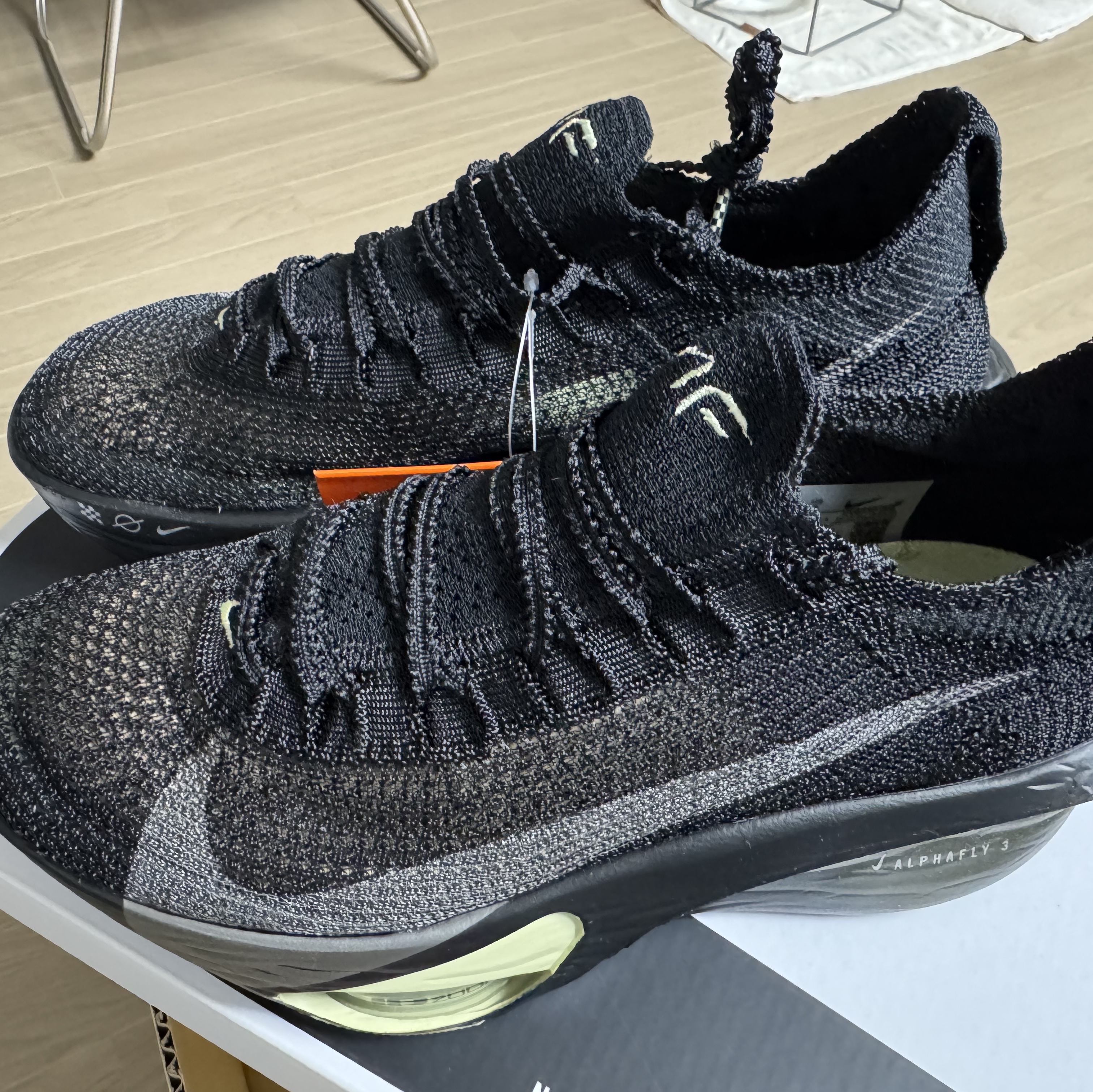 Nike Air Zoom Alphafly Next% 3 Black Olive Aura 착용 스타일