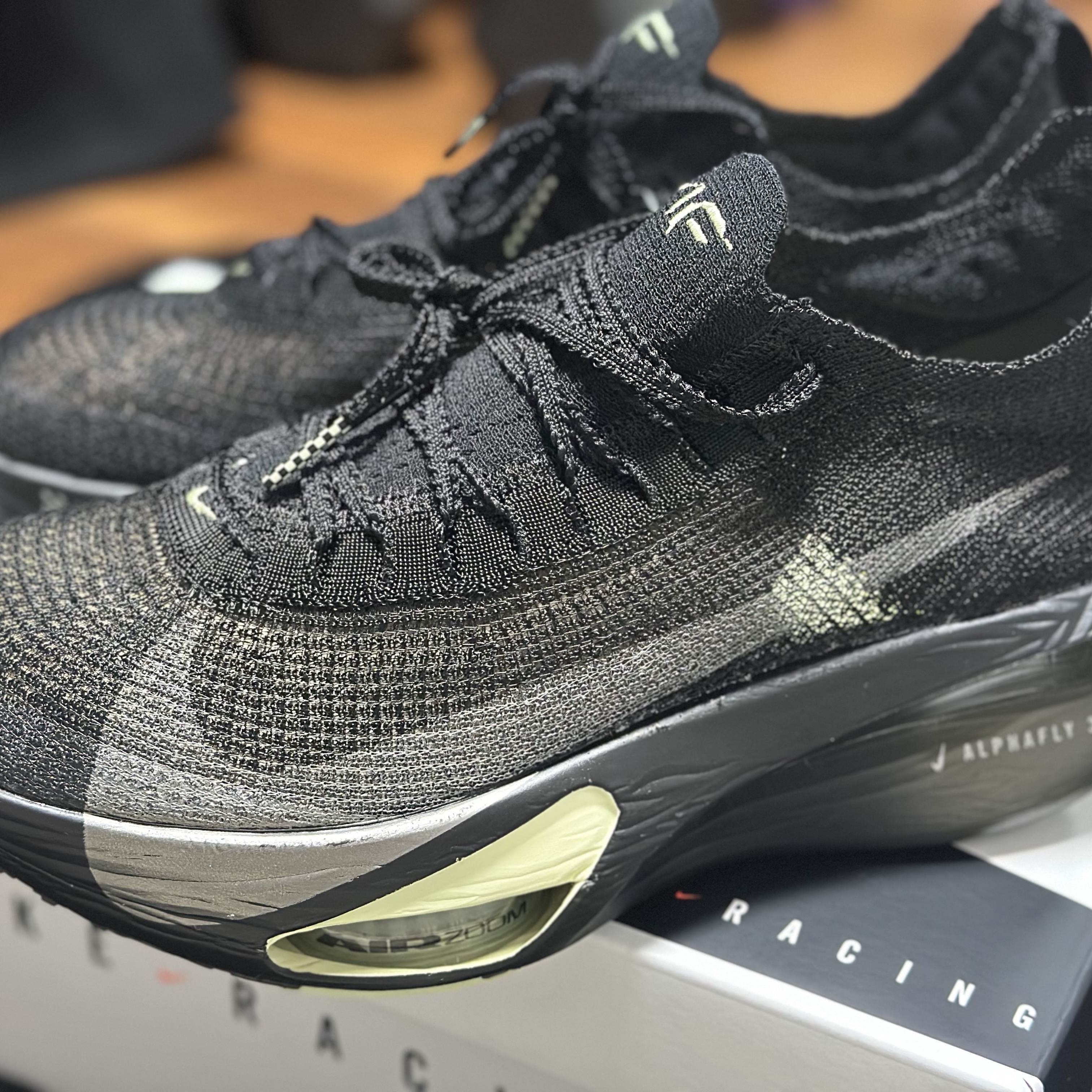 Nike Air Zoom Alphafly Next% 3 Black Olive Aura 착용 스타일 - 5