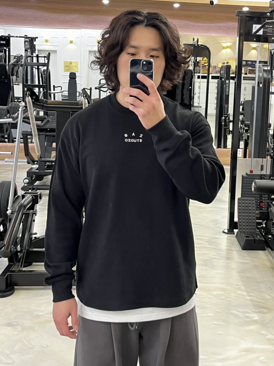 IAB Studio Waffle Long Sleeve Black White 착용 스타일 - 2