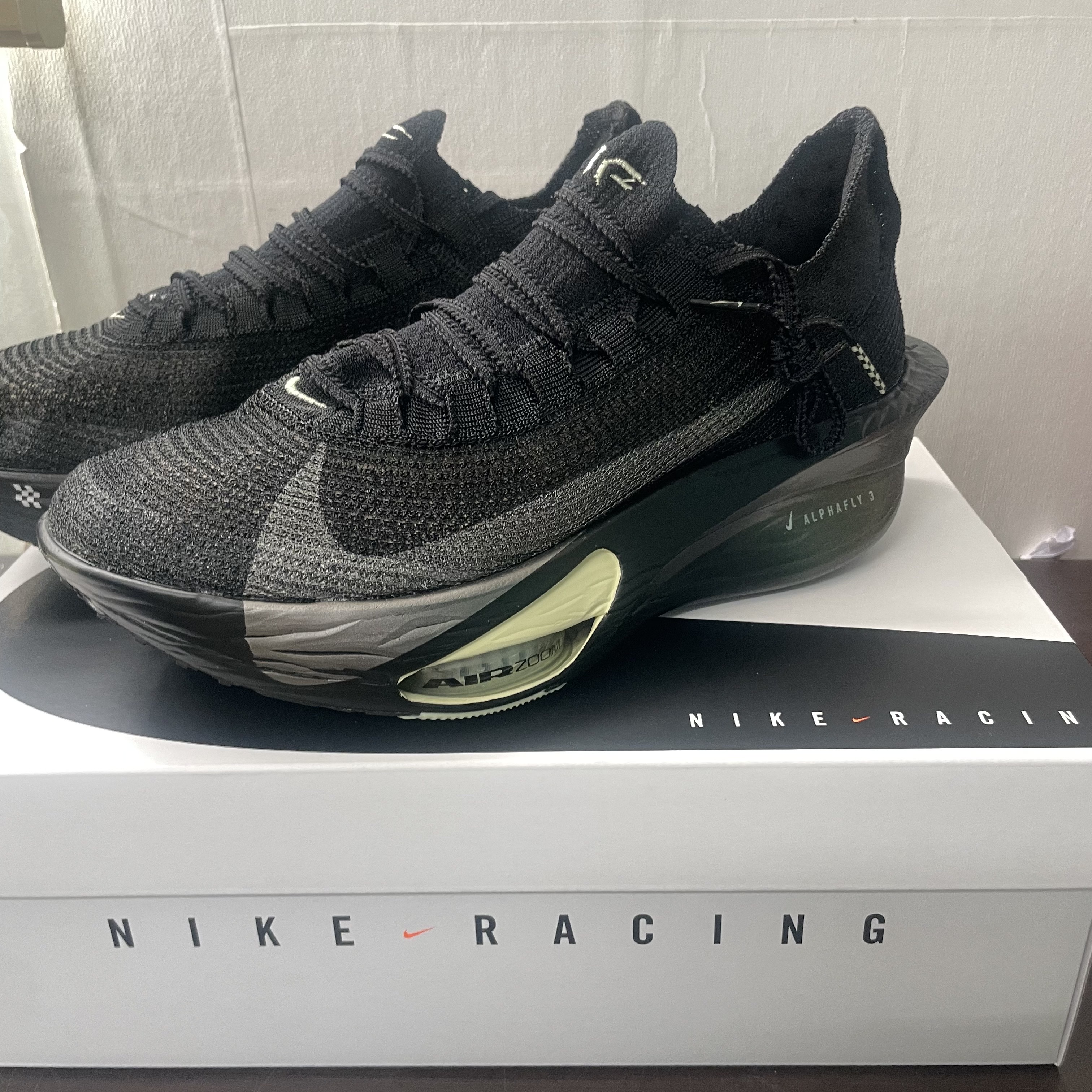 Nike Air Zoom Alphafly Next% 3 Black Olive Aura 착용 스타일 - 3