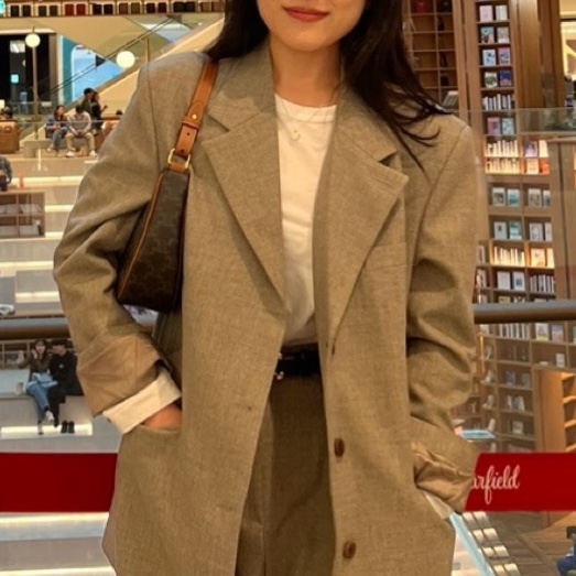 Celine Ava Bag in Triomphe Canvas and Calfskin Tan 착용 스타일