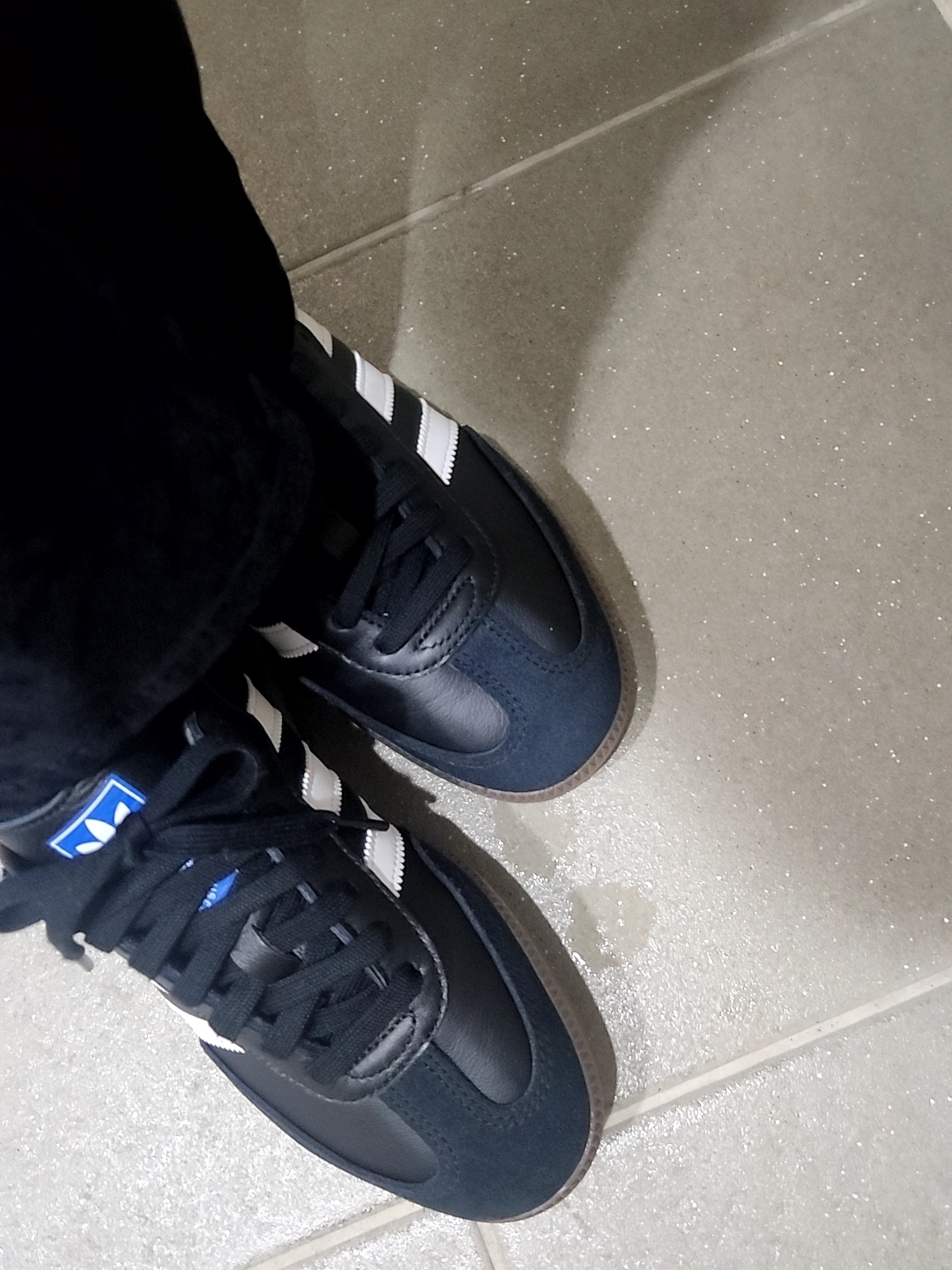 Adidas Samba OG Black White Gum 착용 스타일