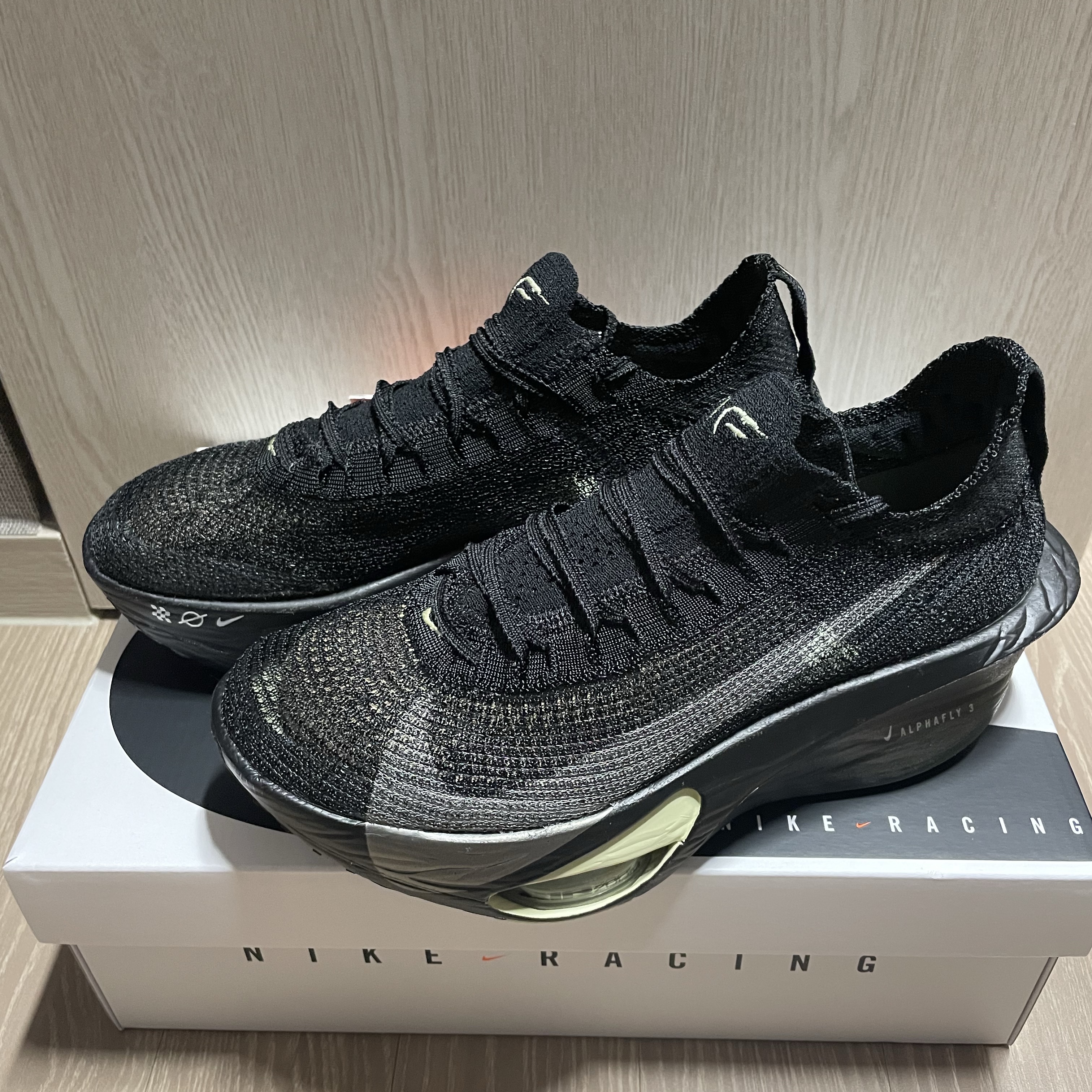 Nike Air Zoom Alphafly Next% 3 Black Olive Aura 착용 스타일 - 2