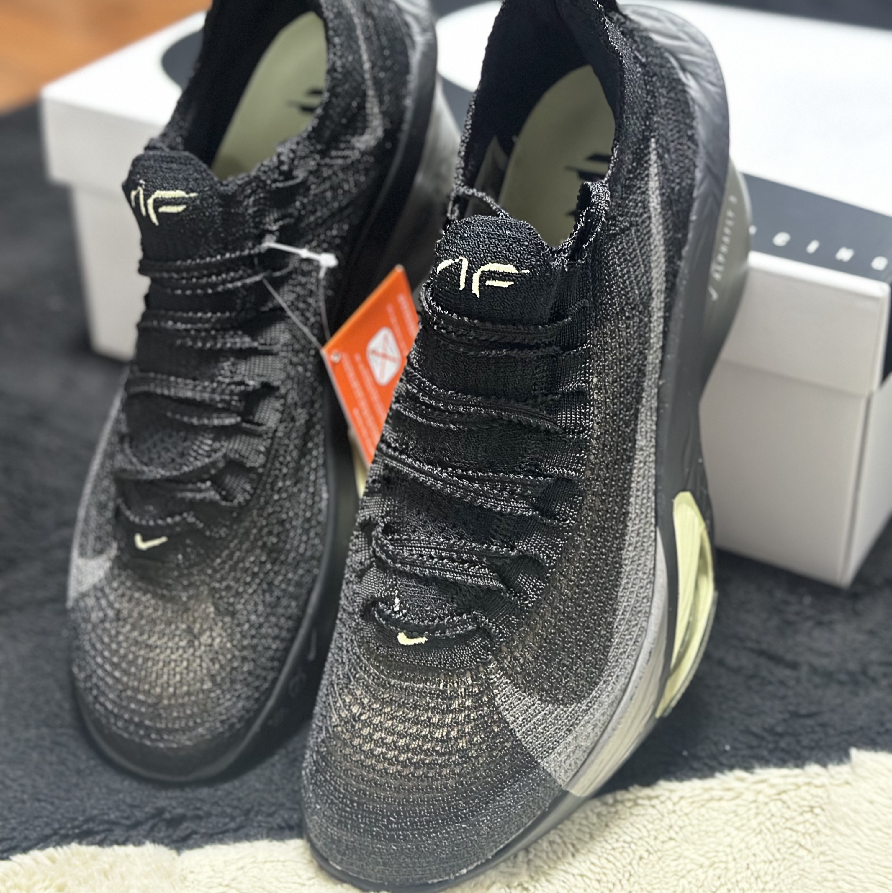 Nike Air Zoom Alphafly Next% 3 Black Olive Aura 착용 스타일 - 1