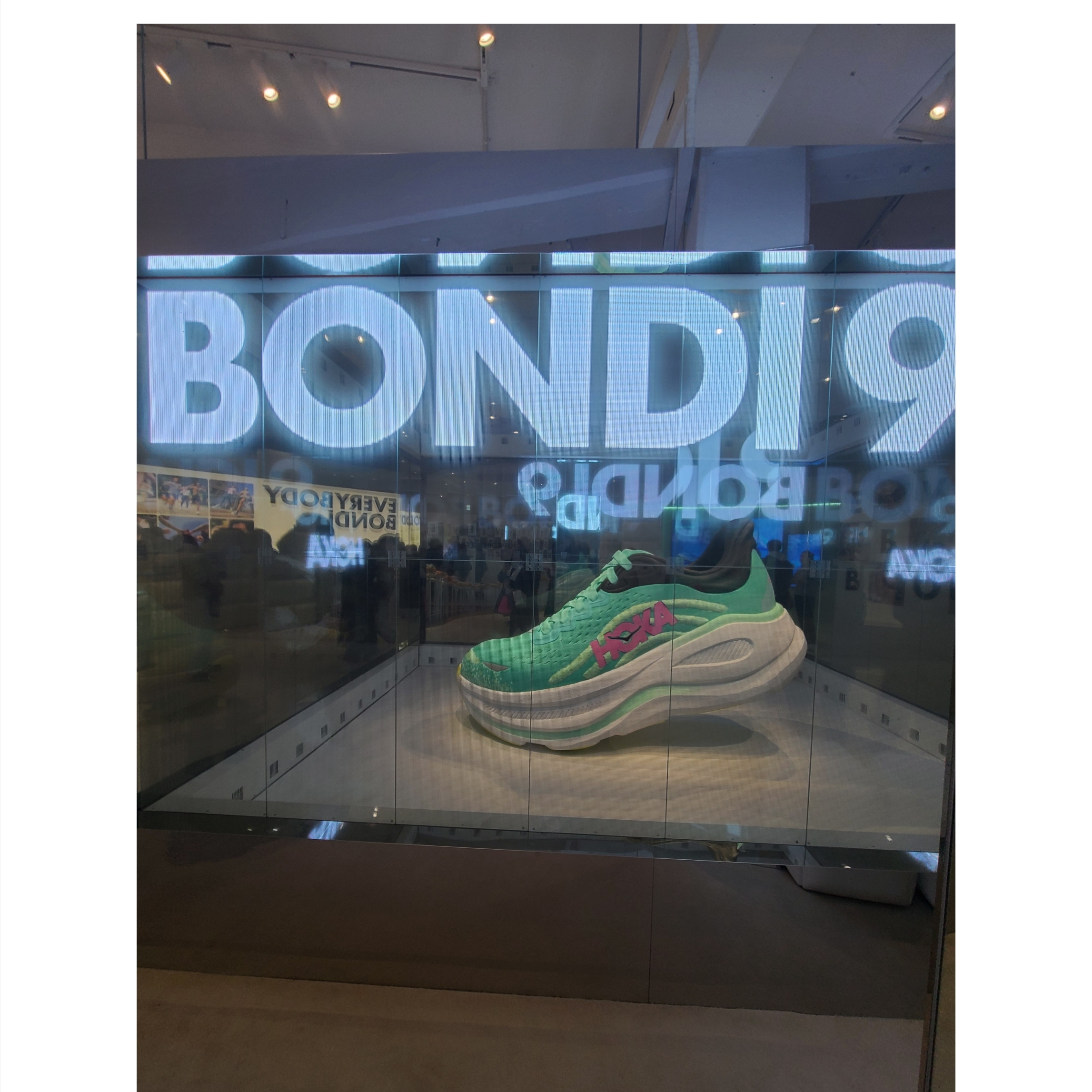 (W) Hoka Bondi 9 Blue Spark Mint Fluorite - Wide, Hoka Bondi 9 Galactic Grey - Wide 착용 스타일 - 1
