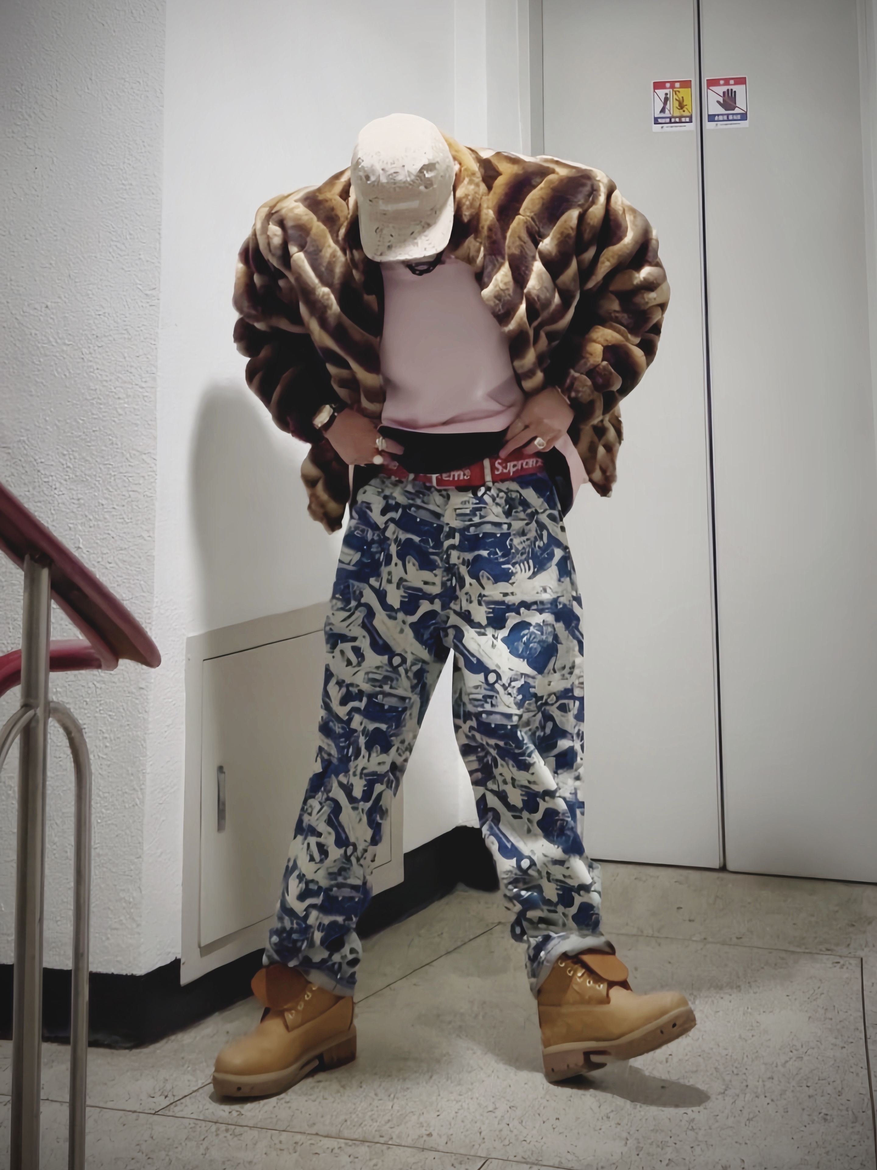 Supreme Bandana Camp Cap Tan - 21SS, Jordan x Off-White S/S Top Forest Green Black - US/EU 착용 스타일 - 1