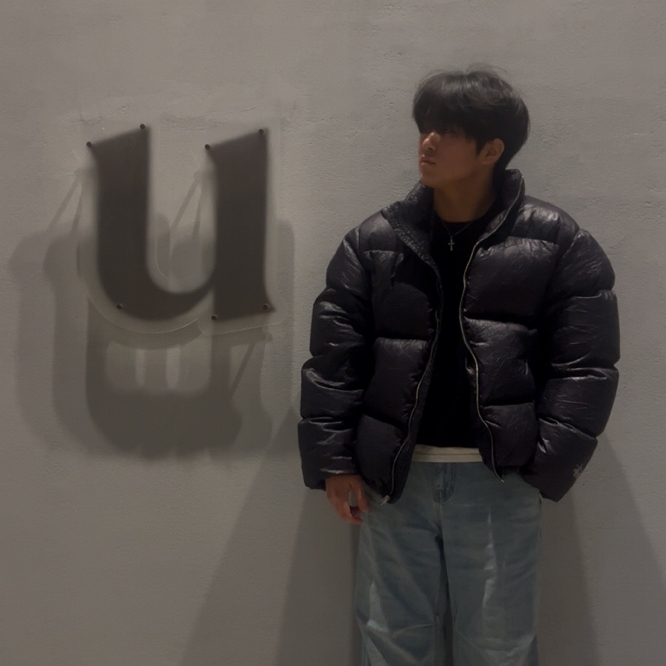 Stussy Wrinkled Nylon Down Puffer Black 착용 스타일