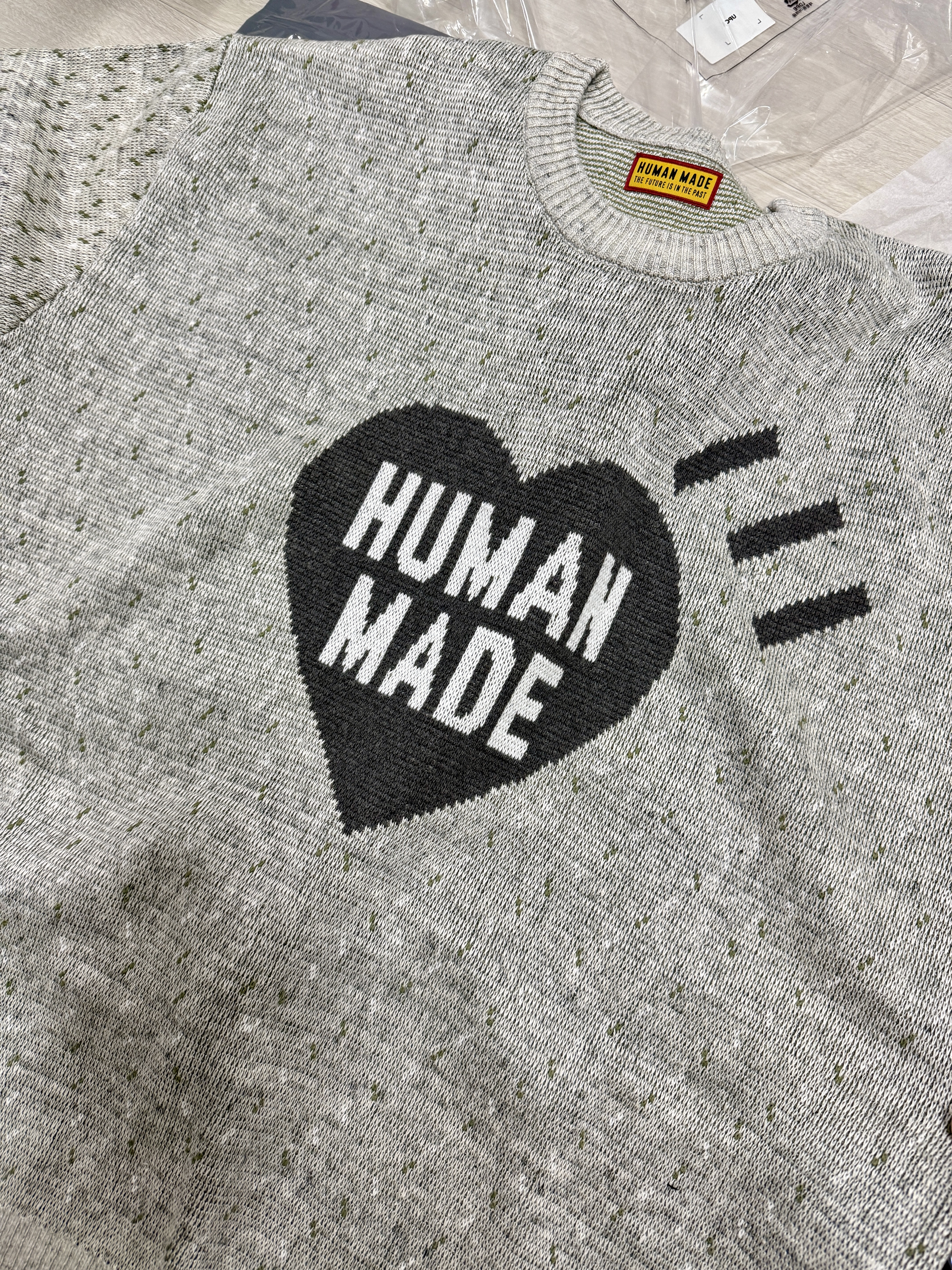 Human Made Heart Knit Sweater Gray 착용 스타일 - 1
