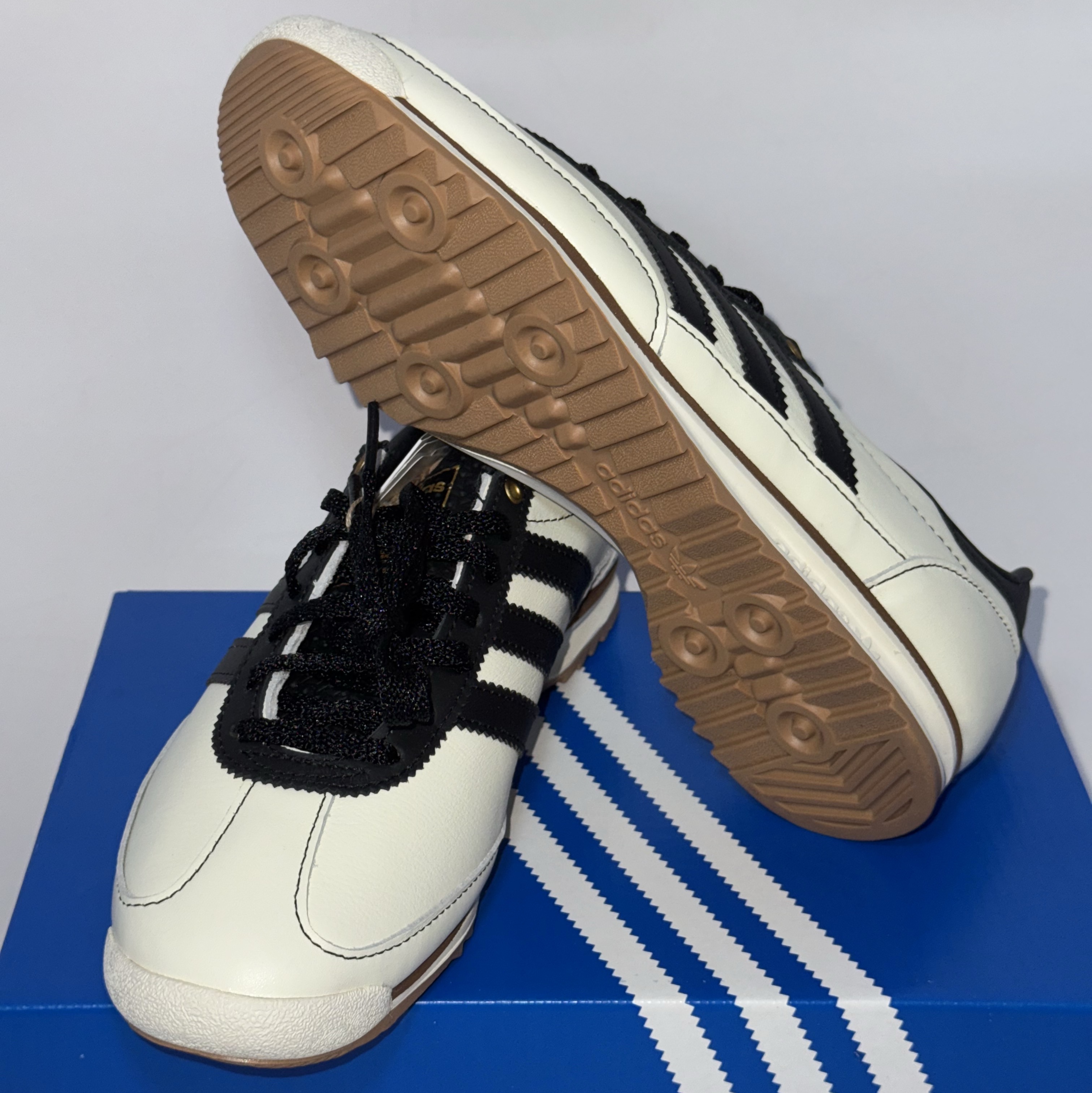 (W) Adidas SL 72 OG Off White Core Black 착용 스타일 - 3