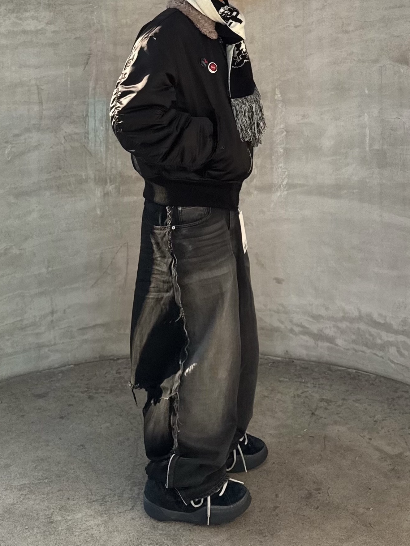 Project G/R Two Faced Denim Pants Black, ERL Vamp Skate Shoe Pirate Black 착용 스타일 - 3