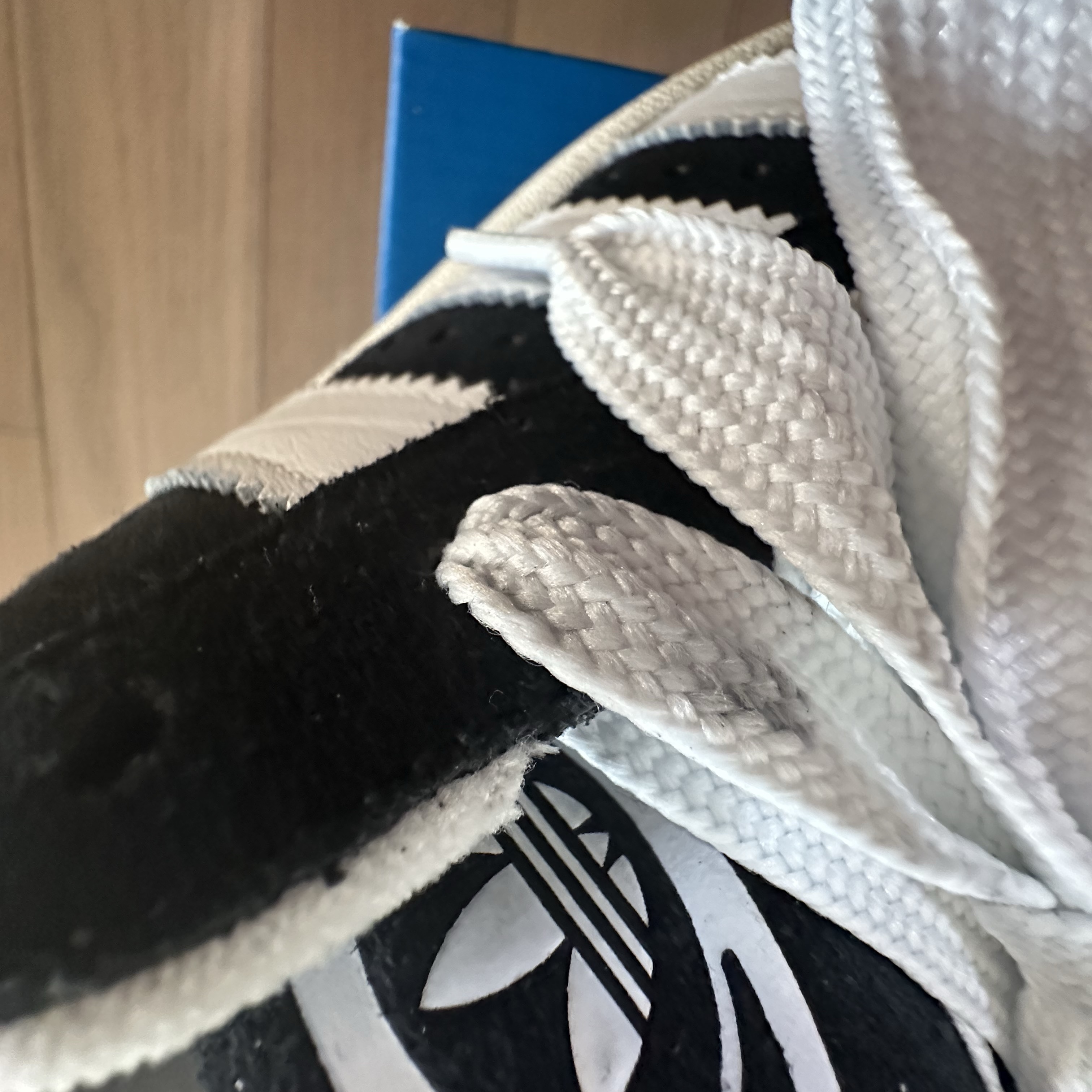 Adidas Campus 00s Core Black Cloud White 착용 스타일