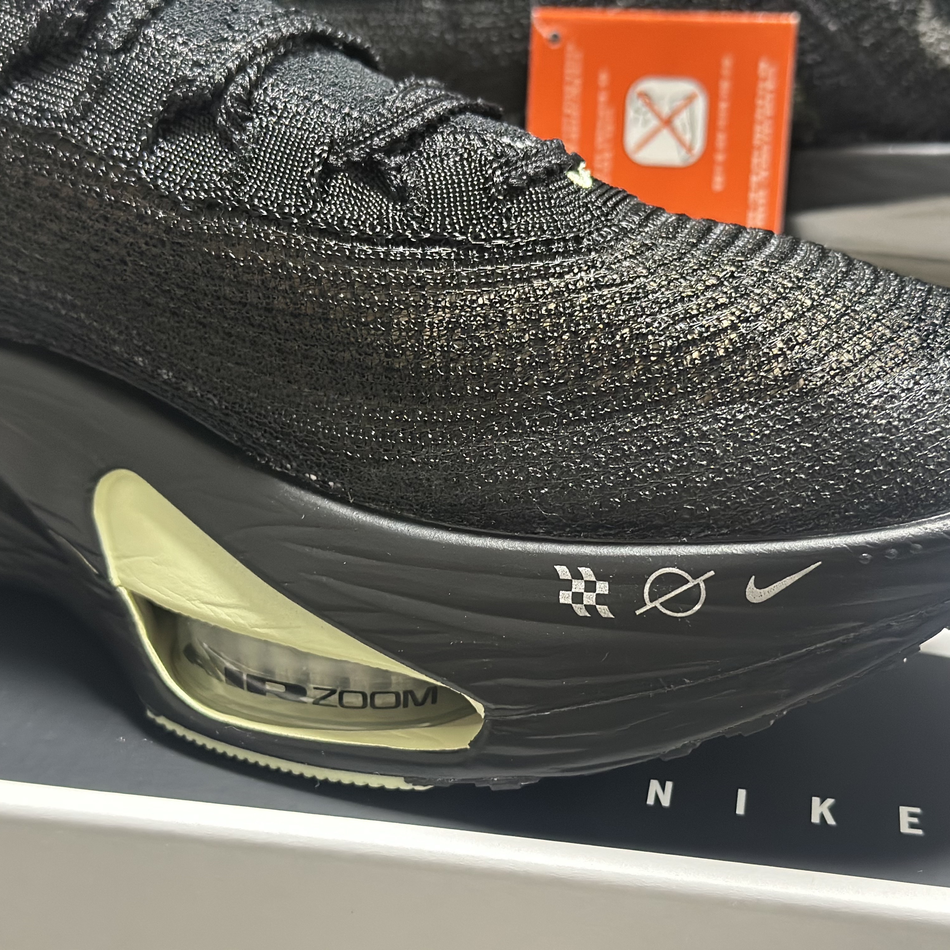 Nike Air Zoom Alphafly Next% 3 Black Olive Aura 착용 스타일 - 3
