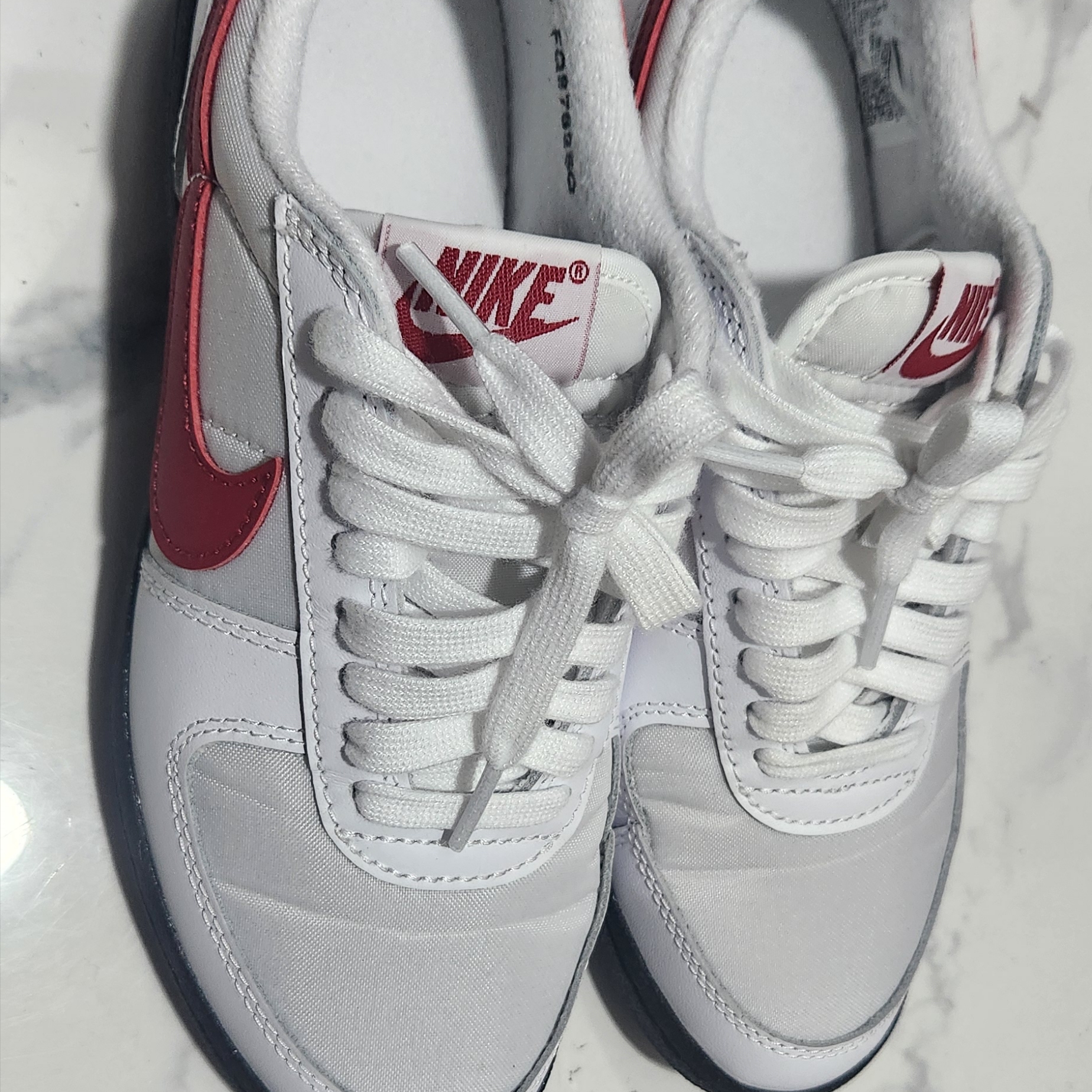 Nike Field General 82 SP White and Varsity Red 착용 스타일