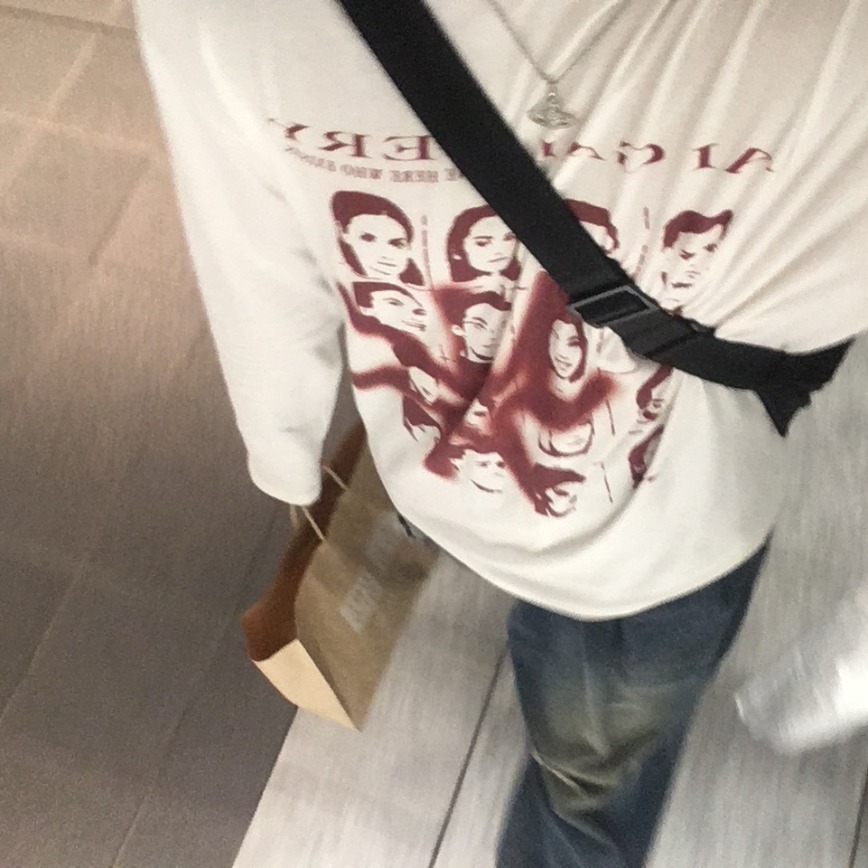 Keen Jasper Suede Sneakers Silver Mink, Vivienne Westwood Mayfair Bas Relief Pendant Silver 착용 스타일 - 2