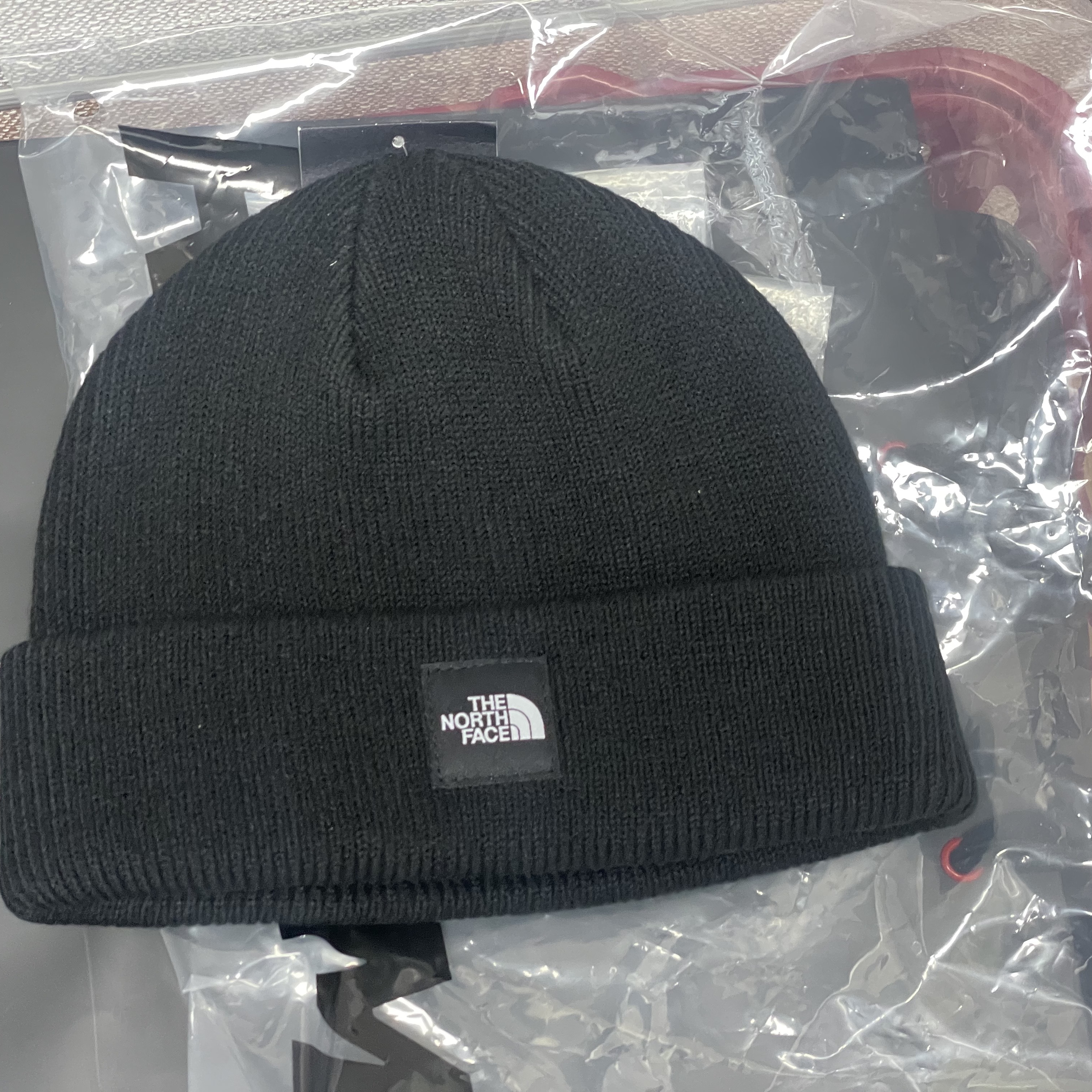 The North Face WL Standard Beanie Black 착용 스타일