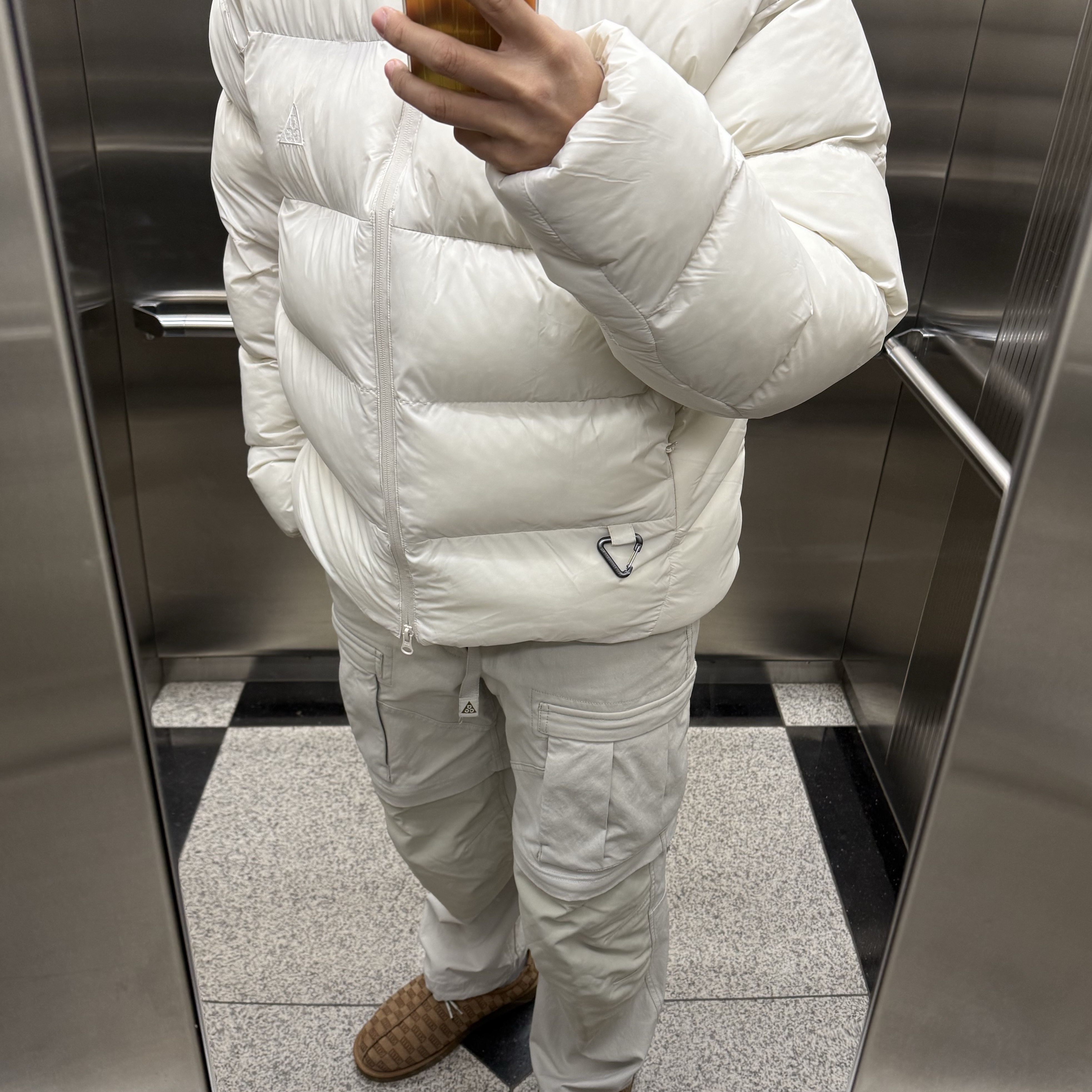 Nike ACG Smith Summit Cargo Pants Light Bone - Asia, Nike ACG Therma-Fit ADV Lunar Lake Loose Hooded Jacket Light Orewood Brown - Asia 착용 스타일