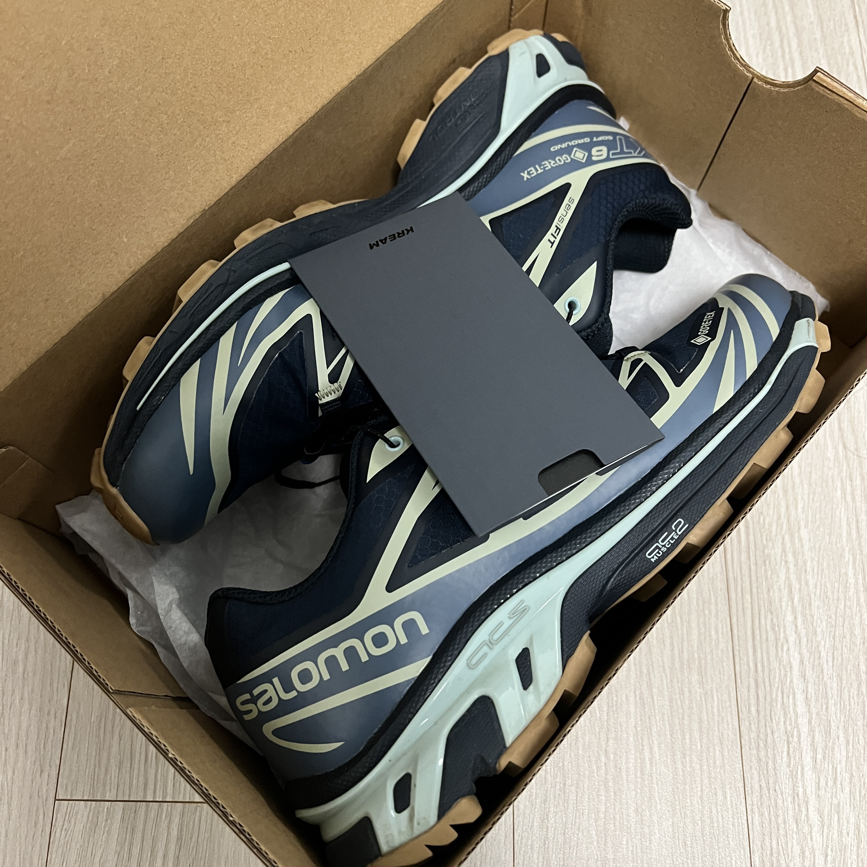 Salomon XT-6 GTX Carbon Bering Sea 착용 스타일