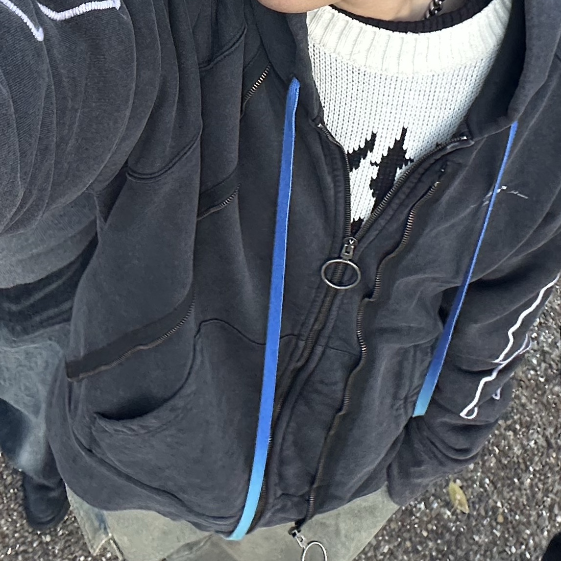 Off-White Embroidered Abstract Arrows Zip Hoodie Black 착용 스타일 - 3