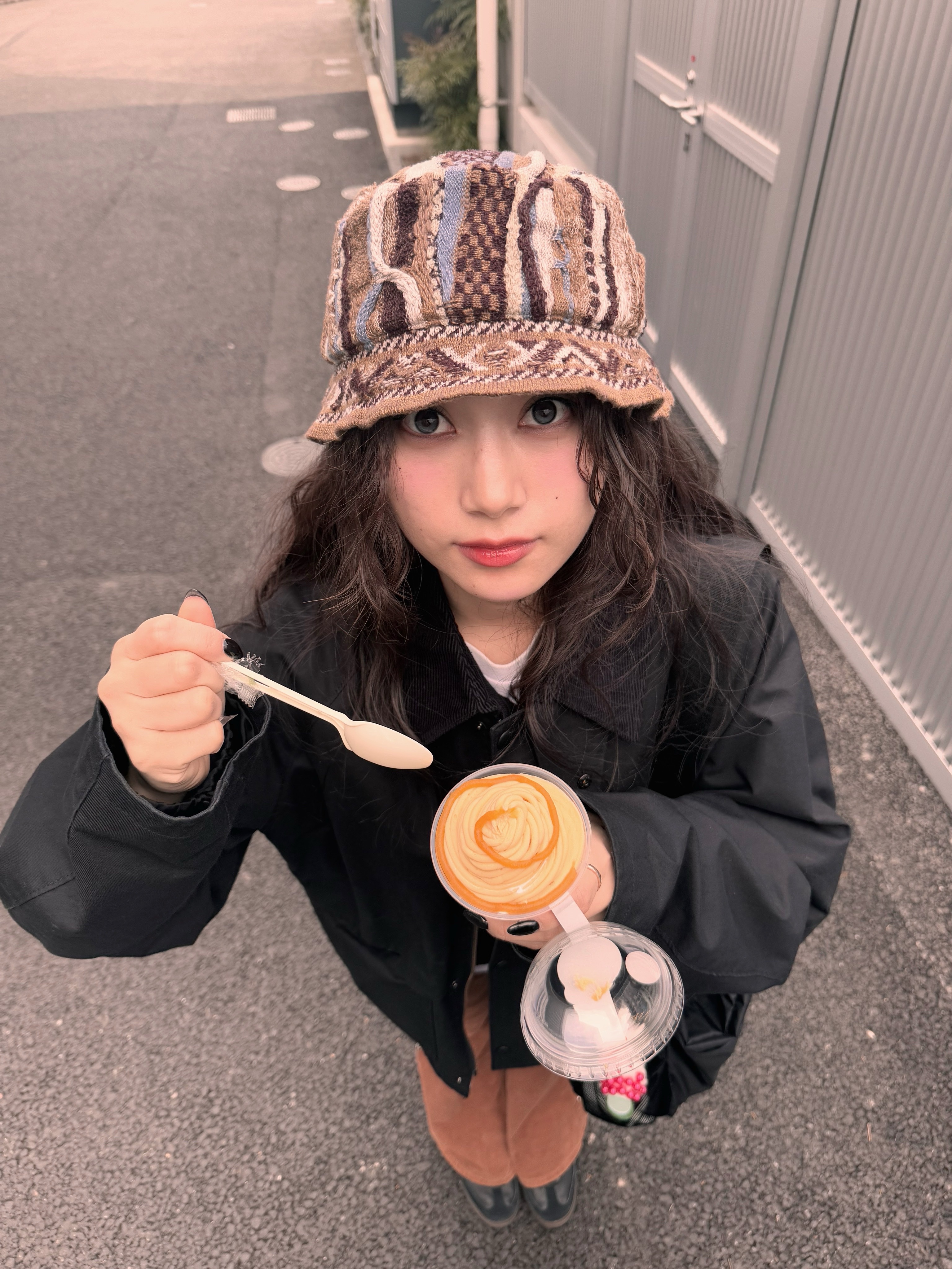 Kapital 7G Knit Gaudy Bucket Hat Gold Brown 착용 스타일