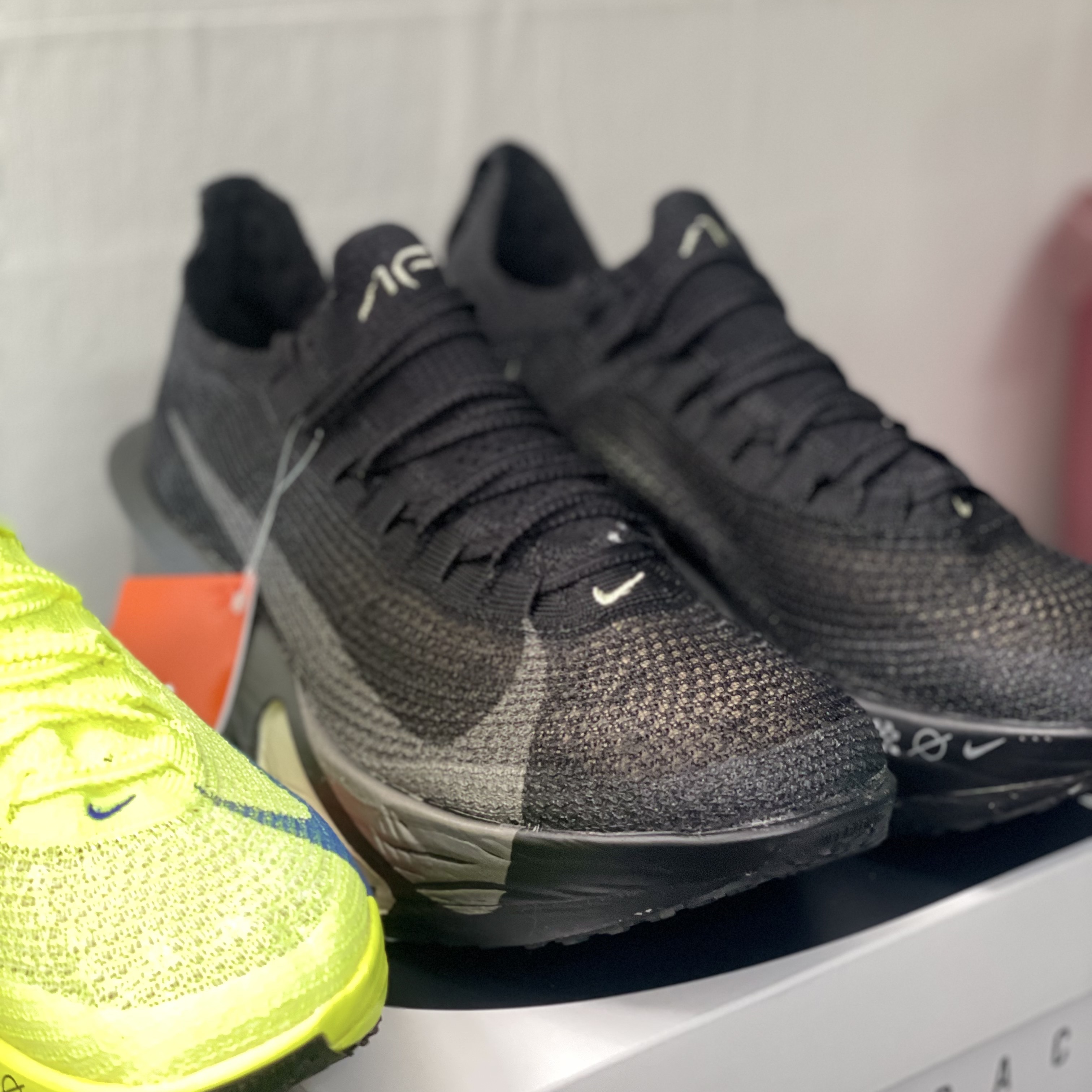 Nike Air Zoom Alphafly Next% 3 Black Olive Aura 착용 스타일 - 2