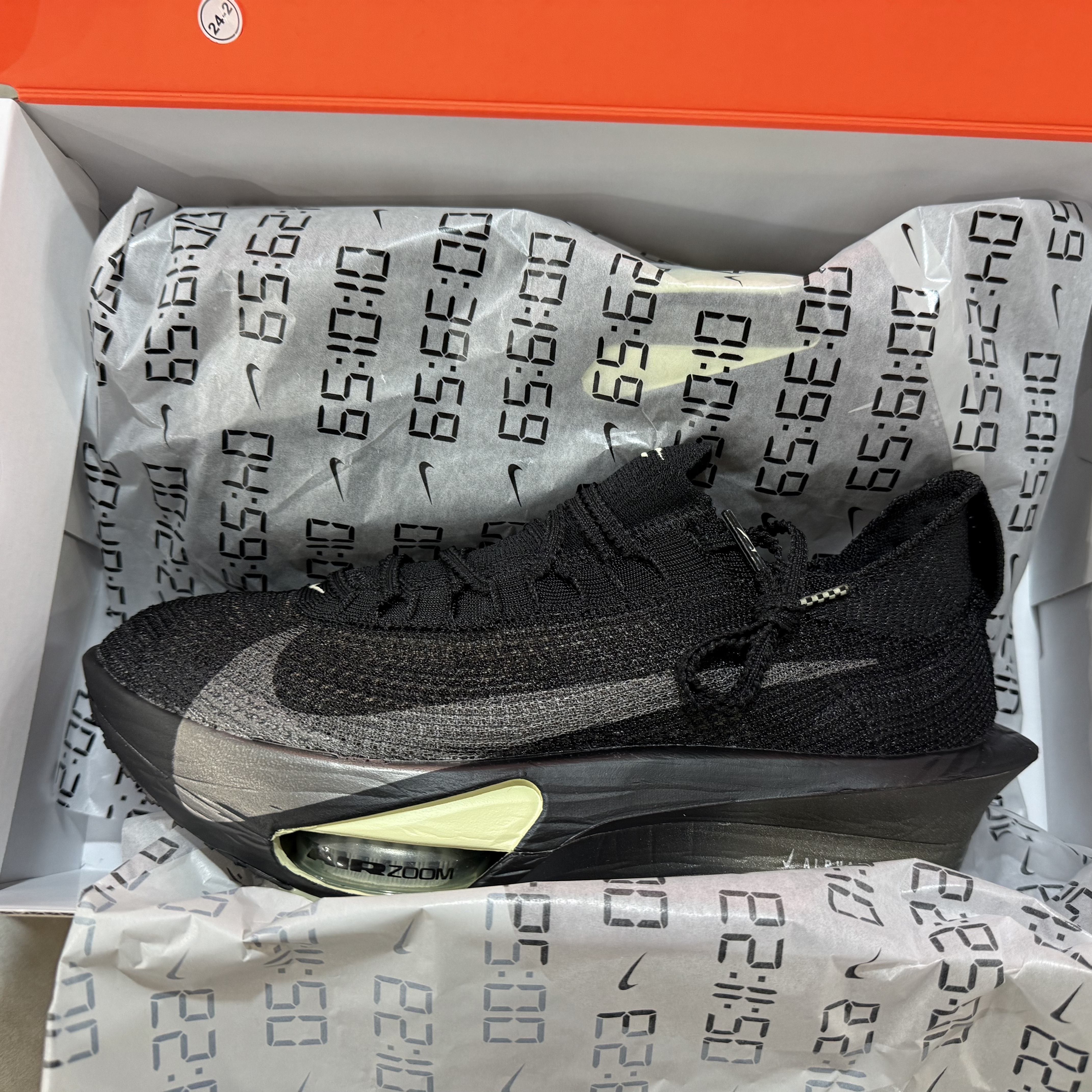 Nike Air Zoom Alphafly Next% 3 Black Olive Aura 착용 스타일