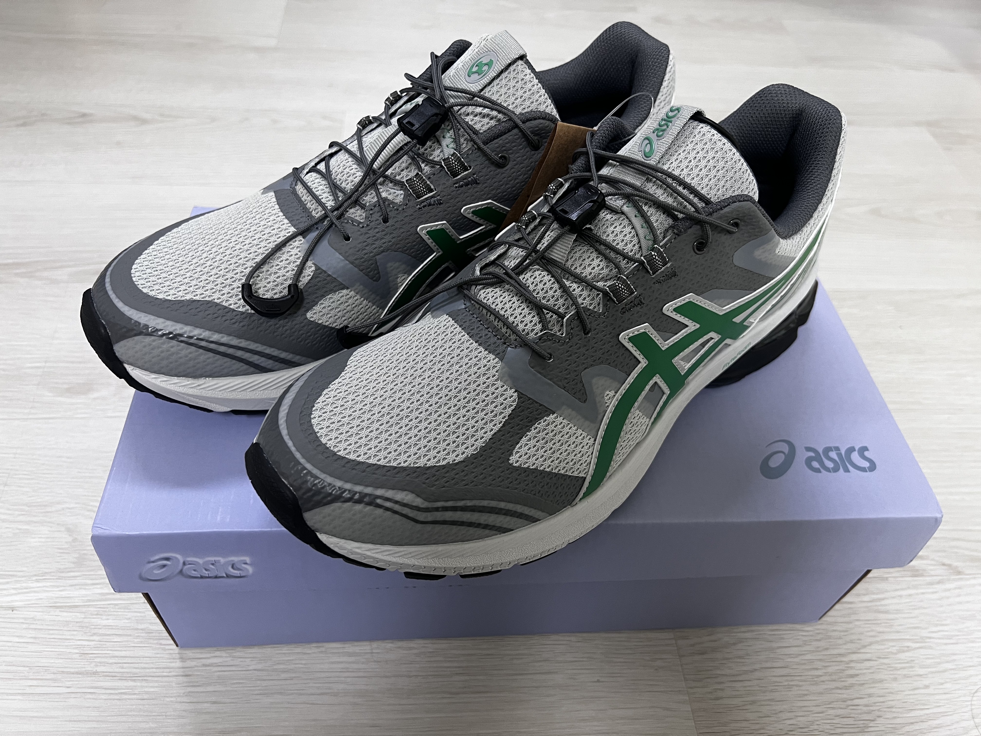 Asics x Sansan Gear Gel-Terrain Grey Violet Jolly Green 착용 스타일 - 1