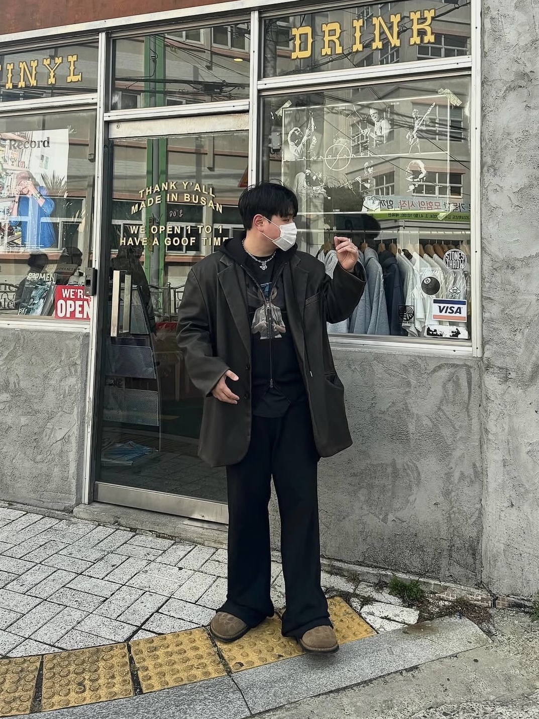 Kinchi x Yiyae Bone Mule Camel 착용 스타일