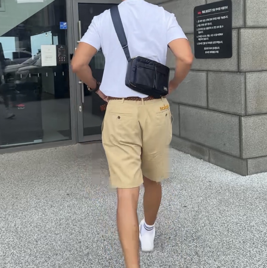 Porter Tanker Shoulder Bag S Iron Blue 착용 스타일