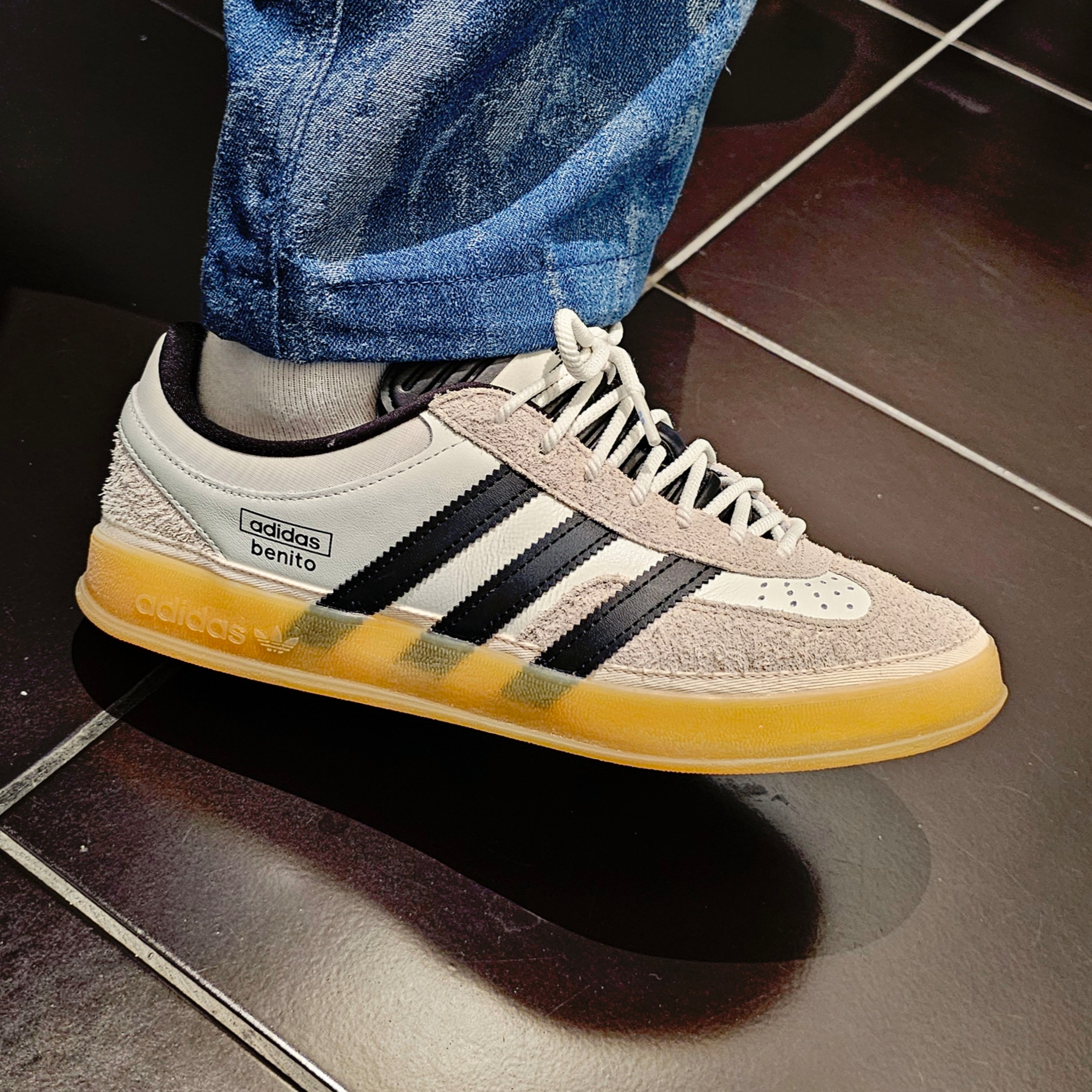 Adidas x Bad Bunny Gazelle Indoor Off White Black 착용 스타일