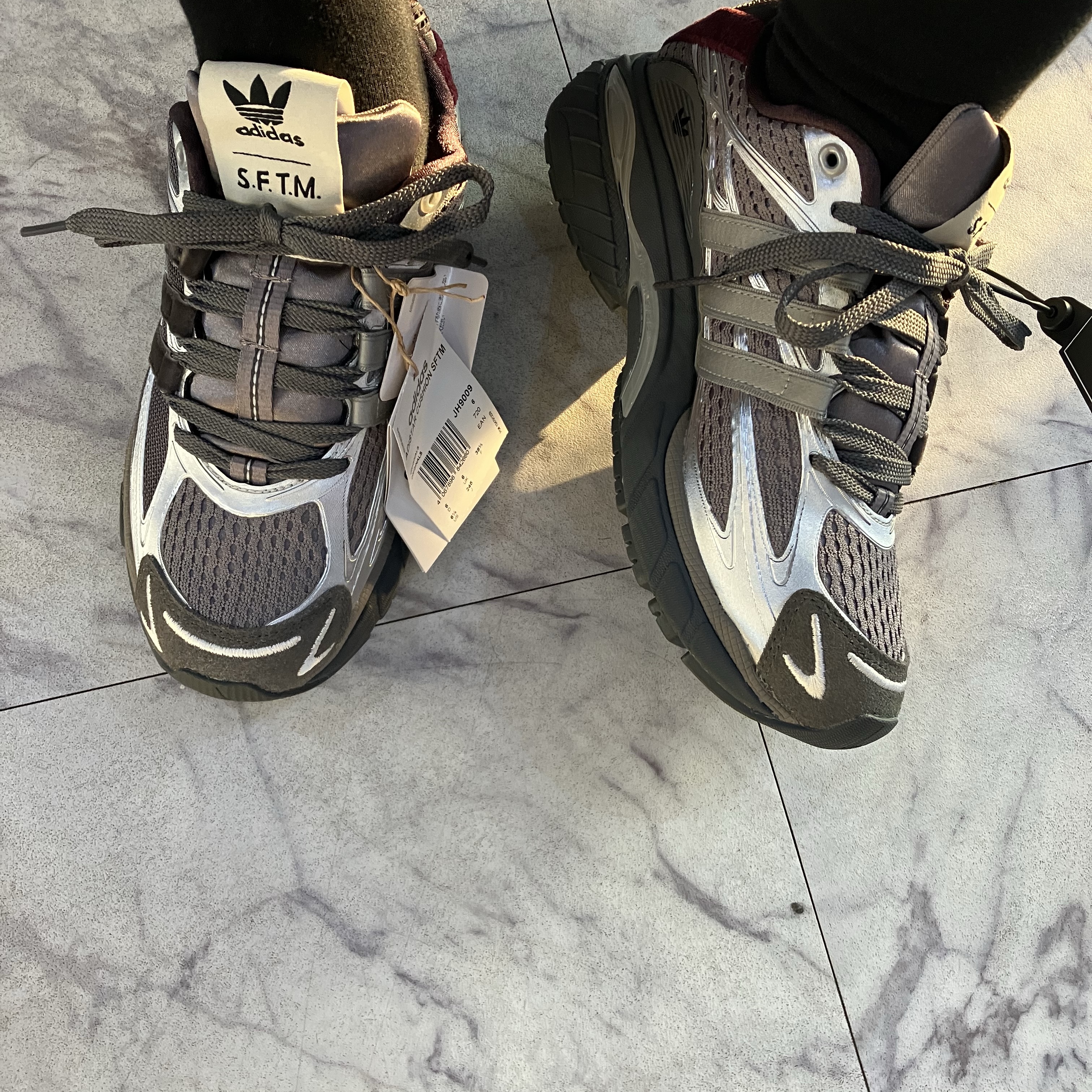 Adidas x Song for the Mute Adistar Cushion Taupe Metallic Granite 착용 스타일 - 4