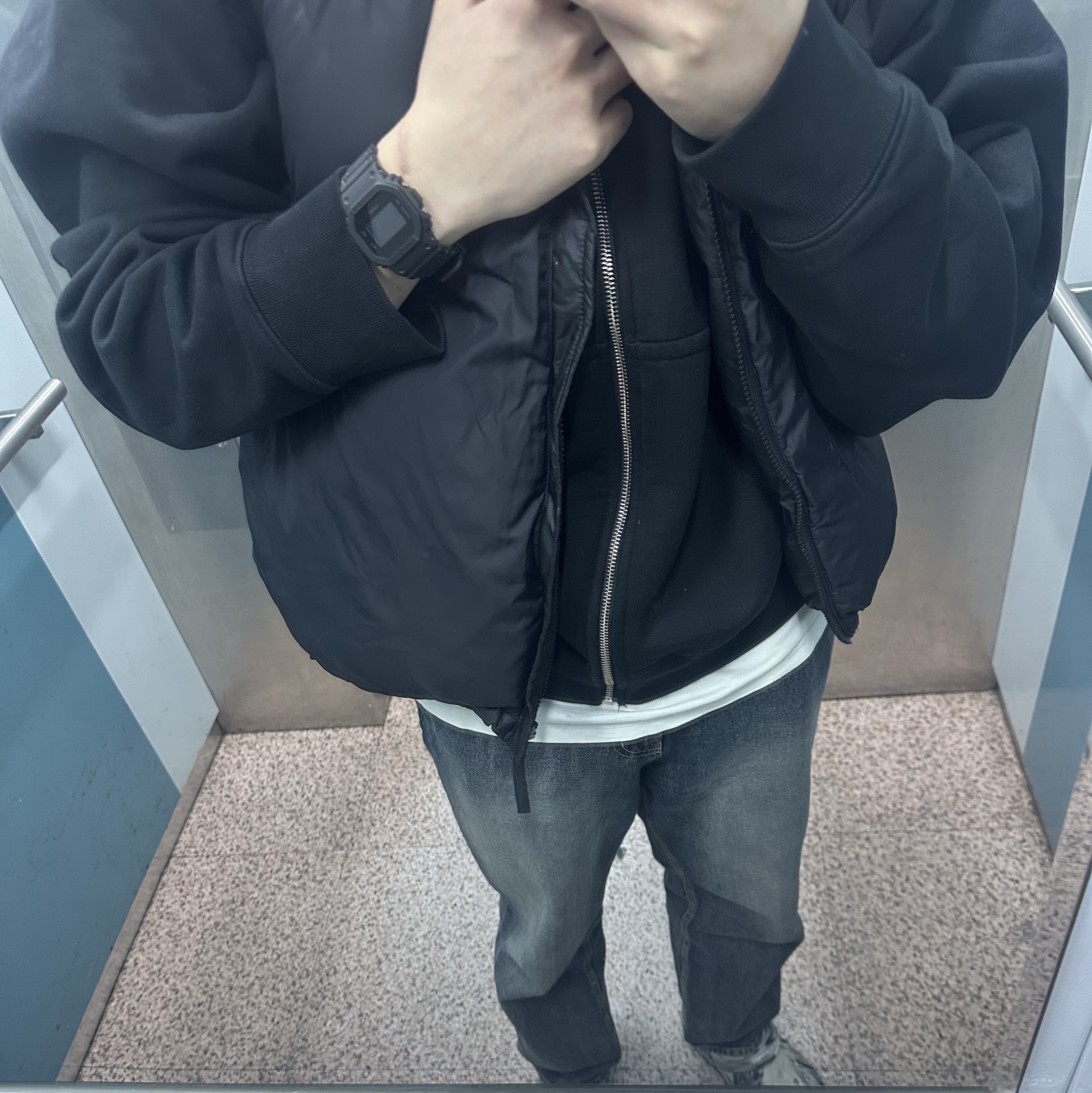 Casio G-Shock DW-5600UBB-1DR 착용 스타일 - 2