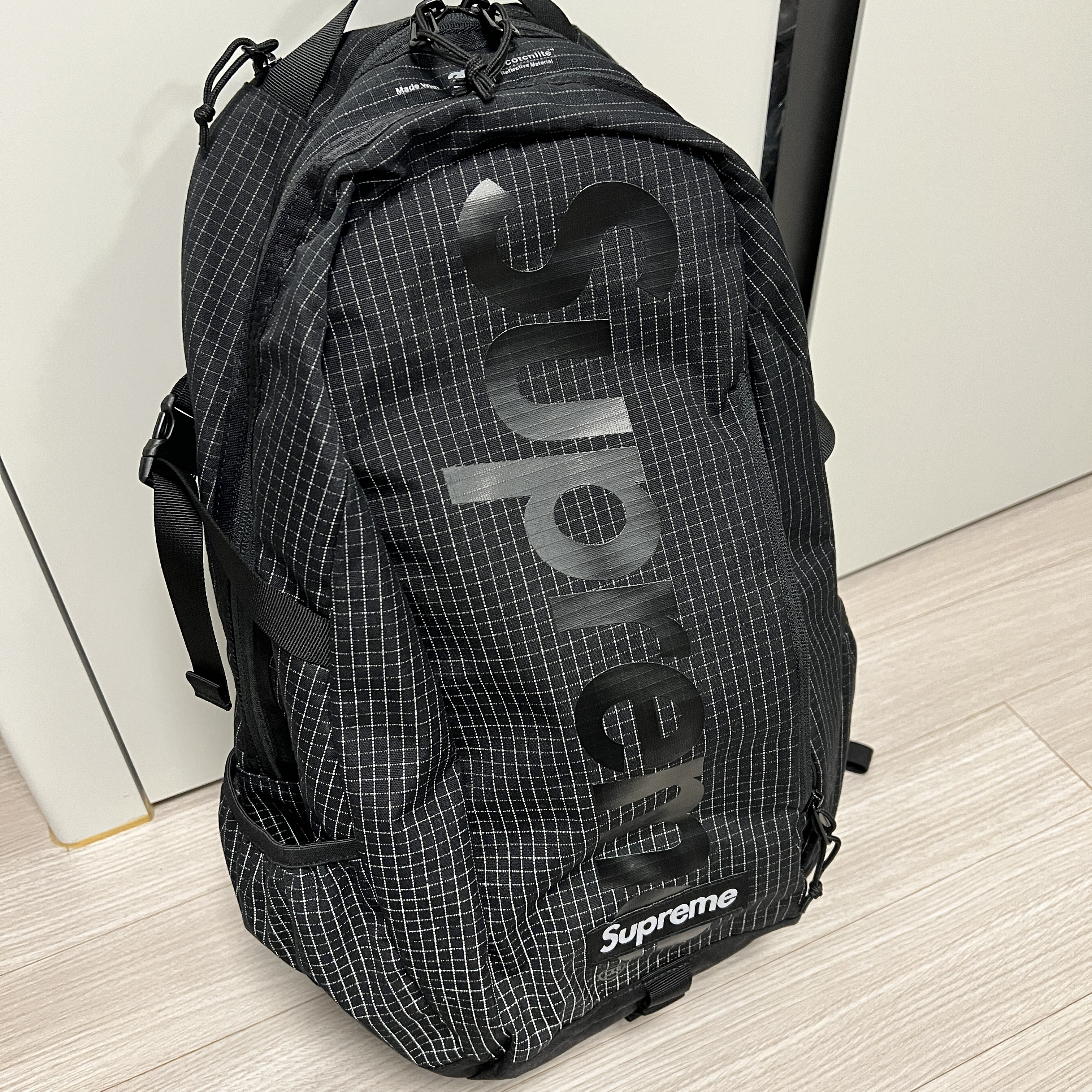 Supreme Backpack Black - 24SS 착용 스타일