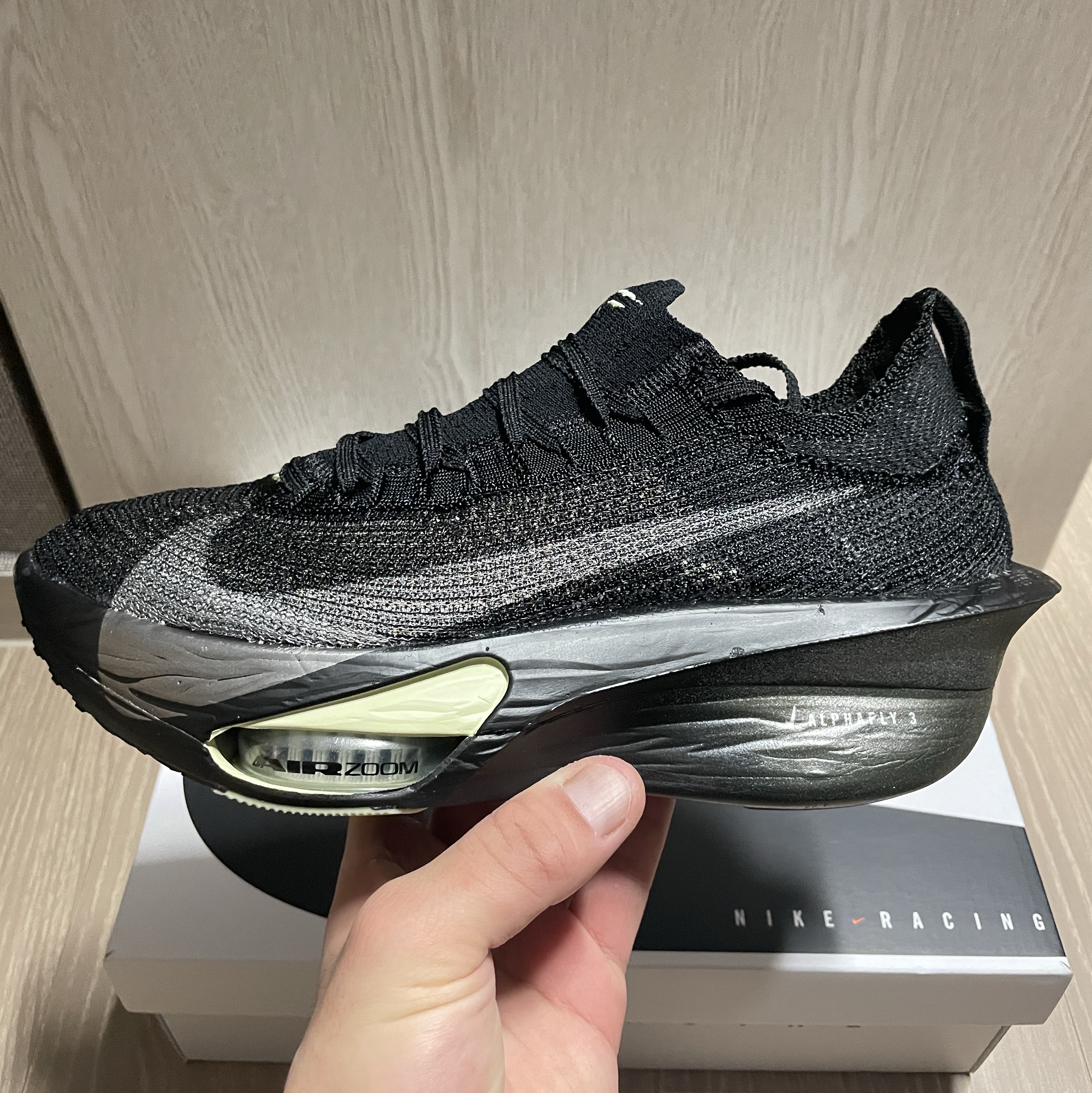 Nike Air Zoom Alphafly Next% 3 Black Olive Aura 착용 스타일 - 4