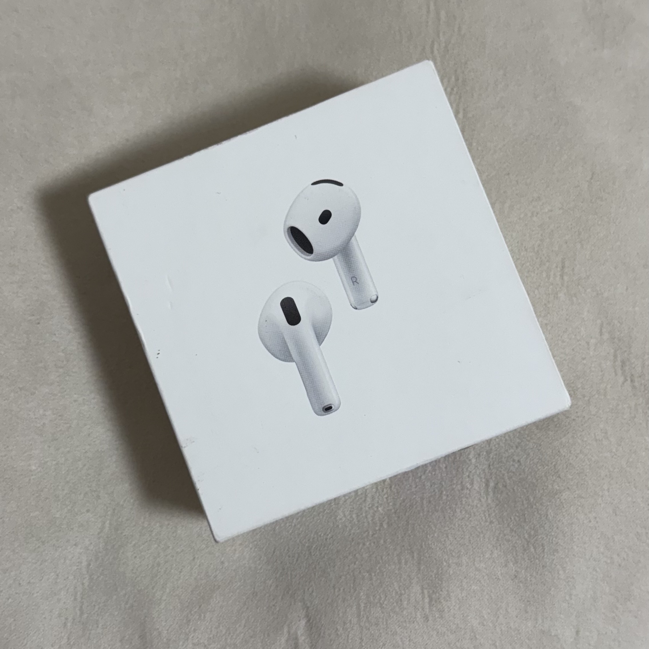 Apple AirPods 4th Gen with Active Noise Cancellation (Korean Ver.) 착용 스타일