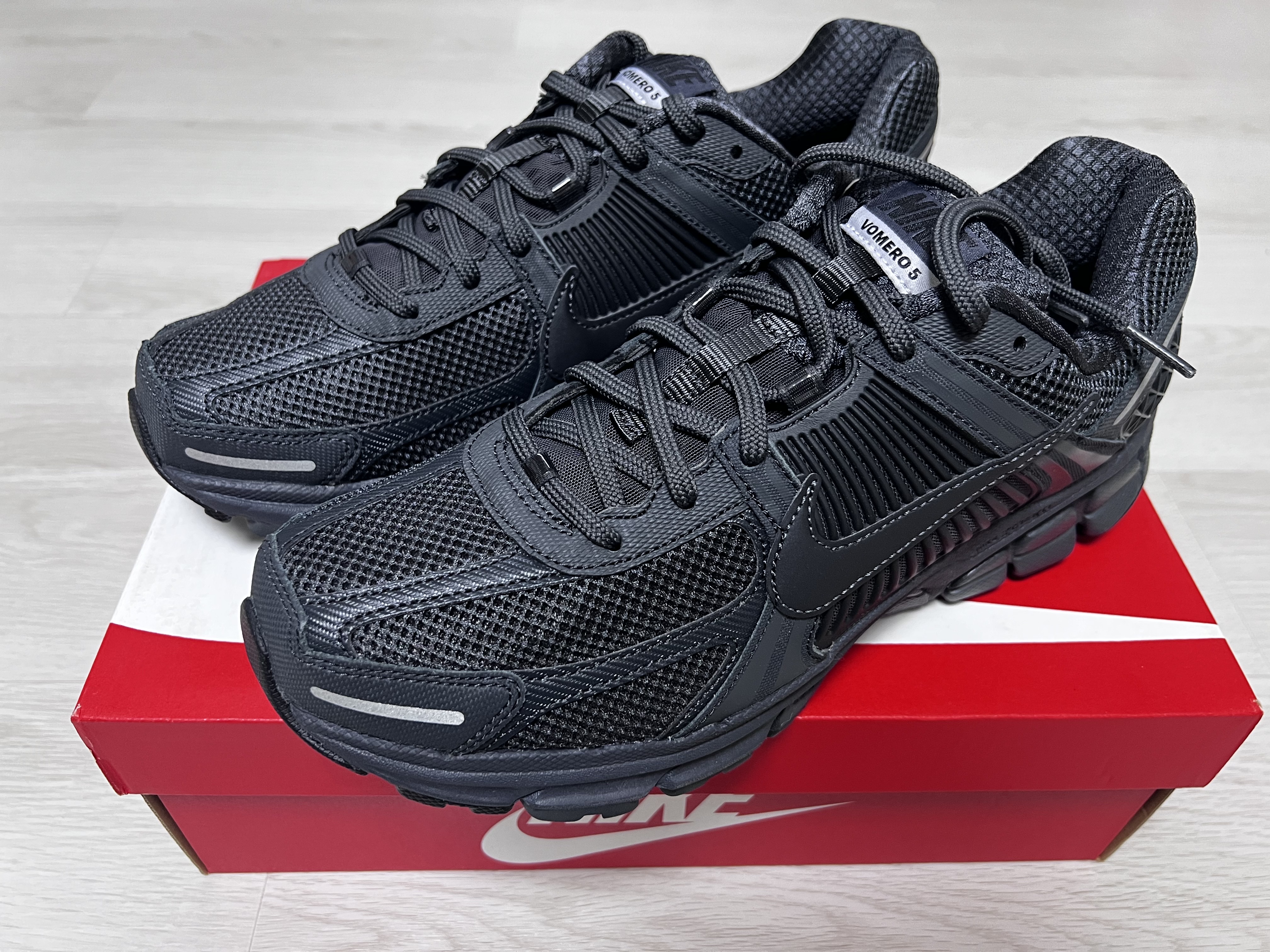 Nike Zoom Vomero 5 SP Anthracite 2023 착용 스타일