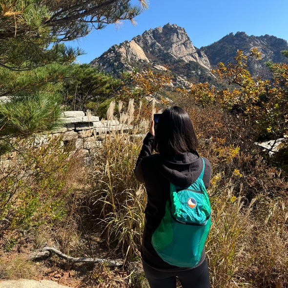 Ticket To The Moon Mini Backpack 15L Emerald Green 착용 스타일 - 1