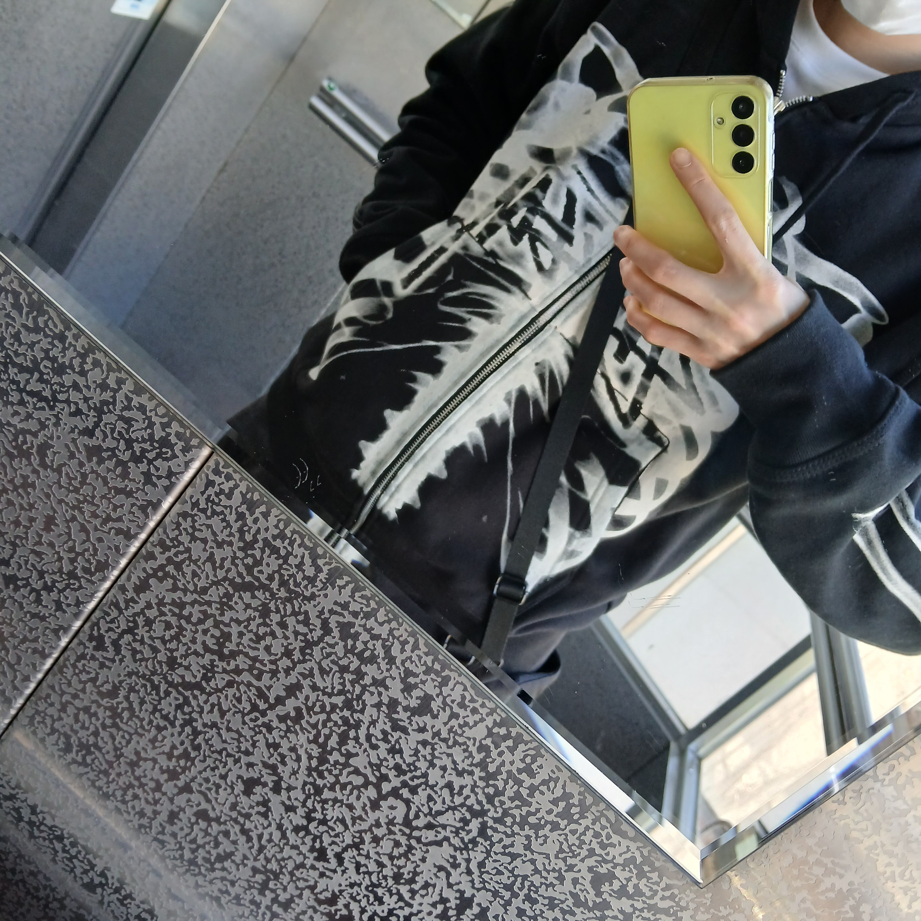 Stussy Rib Cage Zip Hoodie Black White 착용 스타일 - 1