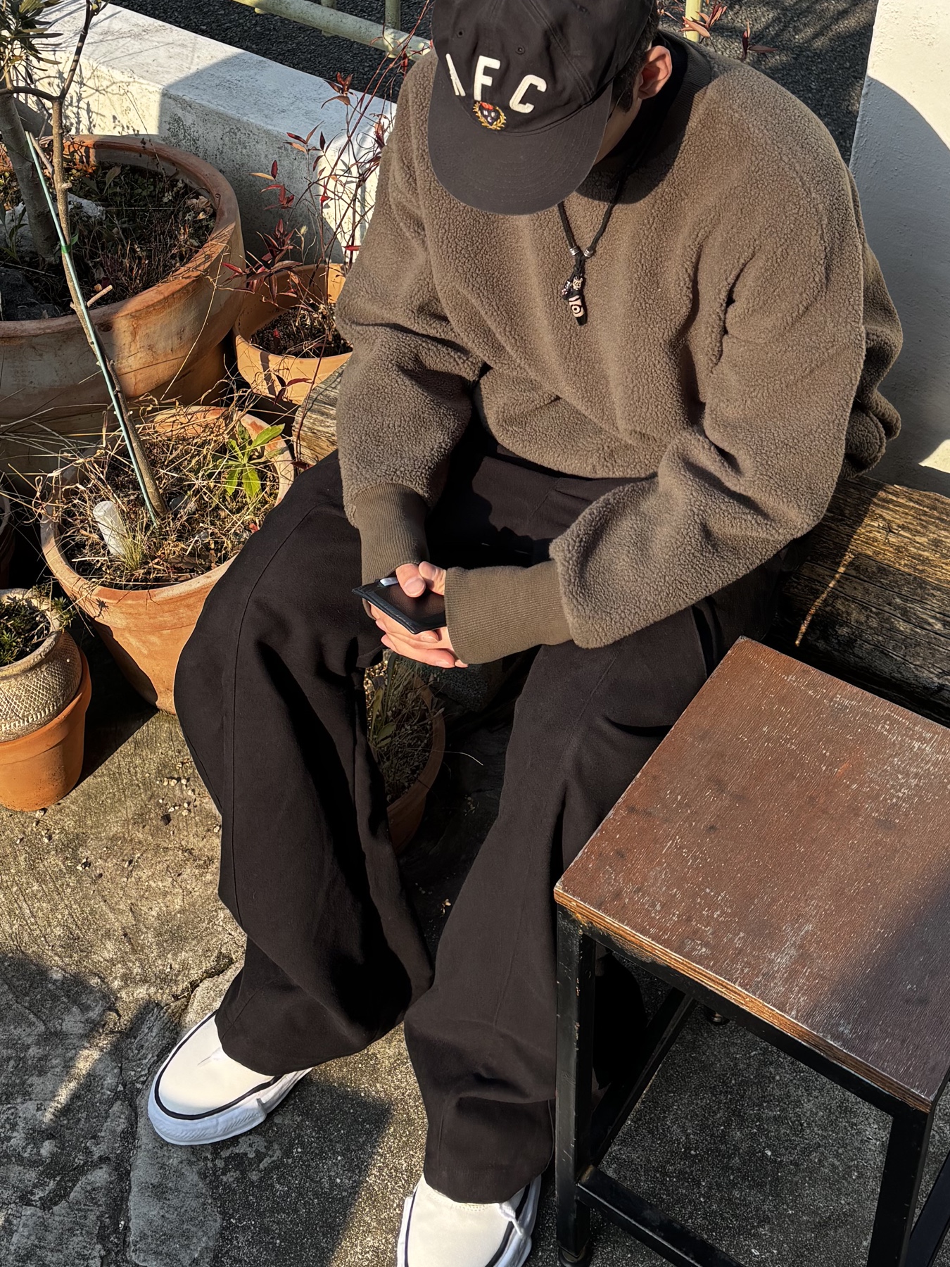 Maison Mihara Yasuhiro Baker OG Sole Canvas Low Cut Sneakers White 착용 스타일 - 4