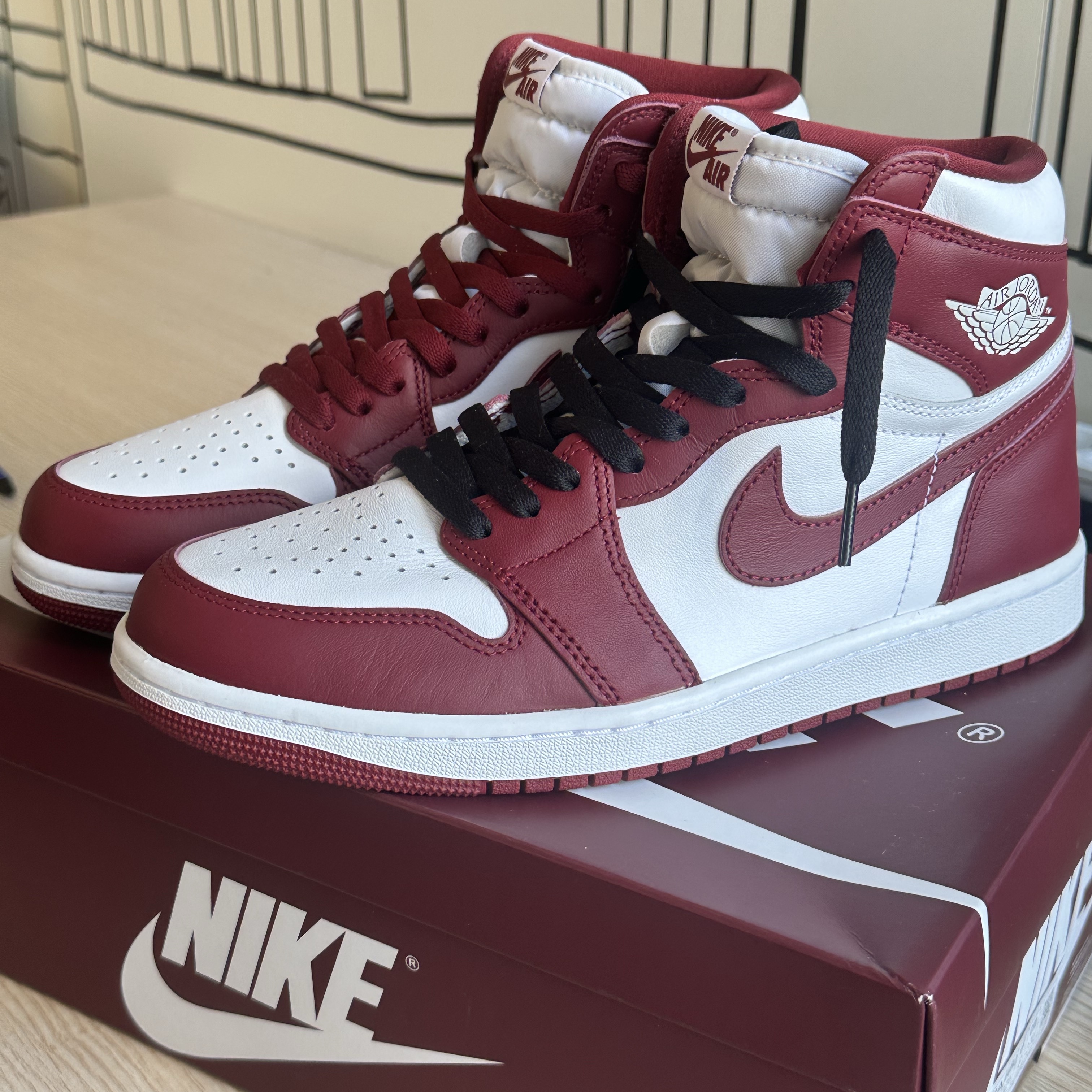 Jordan 1 Retro High OG Artisanal Red 착용 스타일 - 1