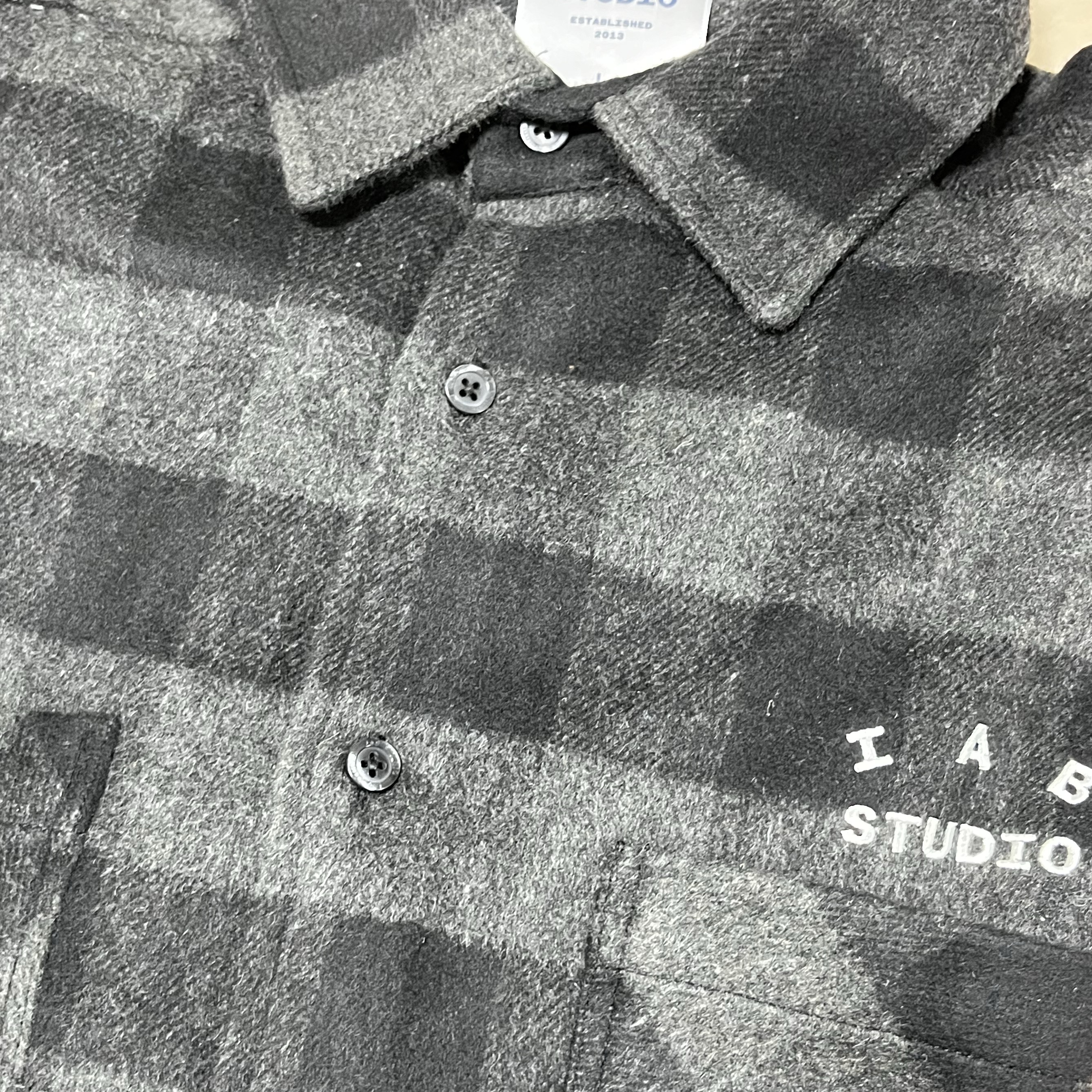 IAB Studio Gingham Check Shirt Black White 착용 스타일