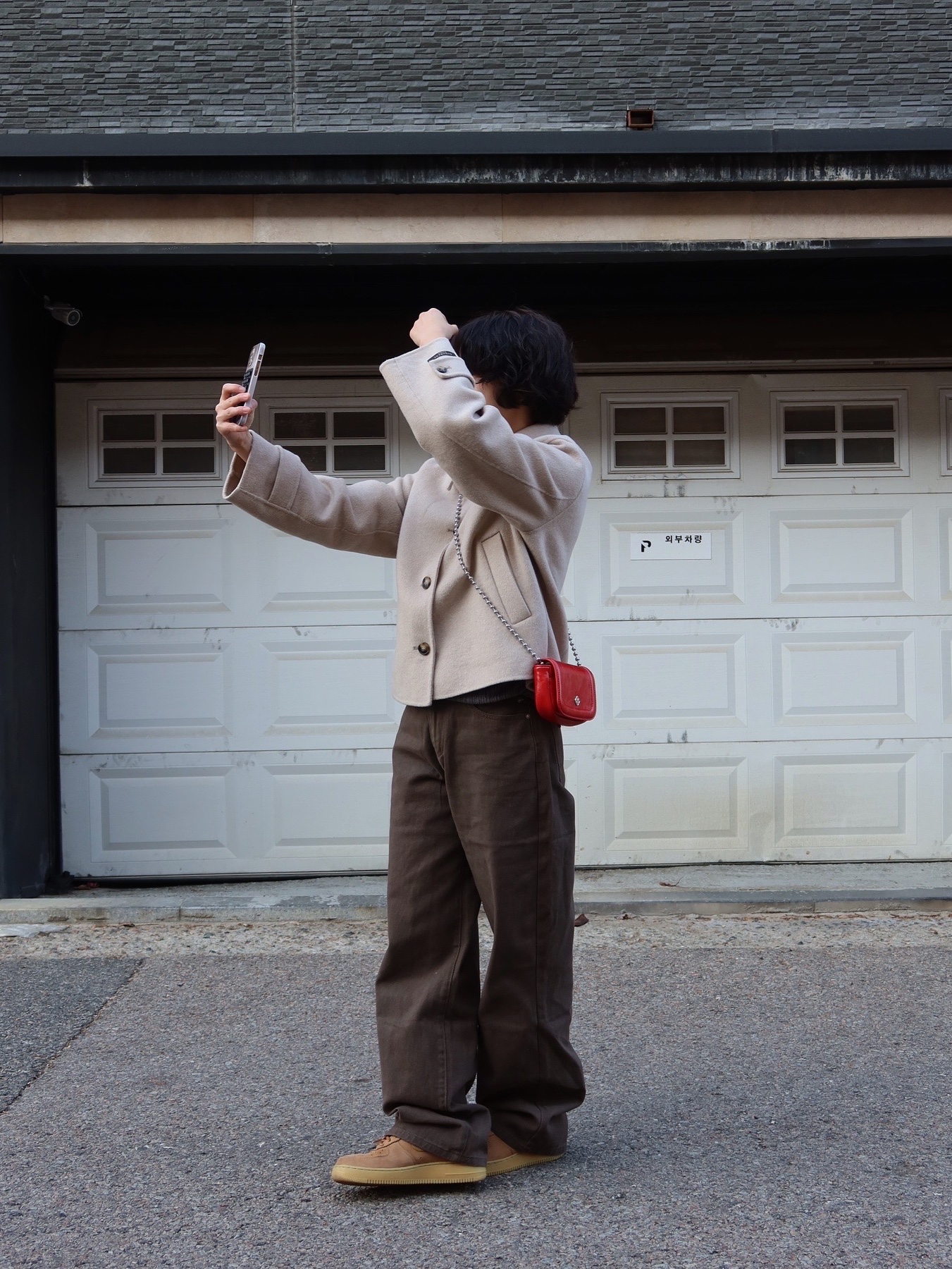 Heeari Women Poppy Chain Mini Bag Red, Nike Air Force 1 '07 WB Flax 착용 스타일