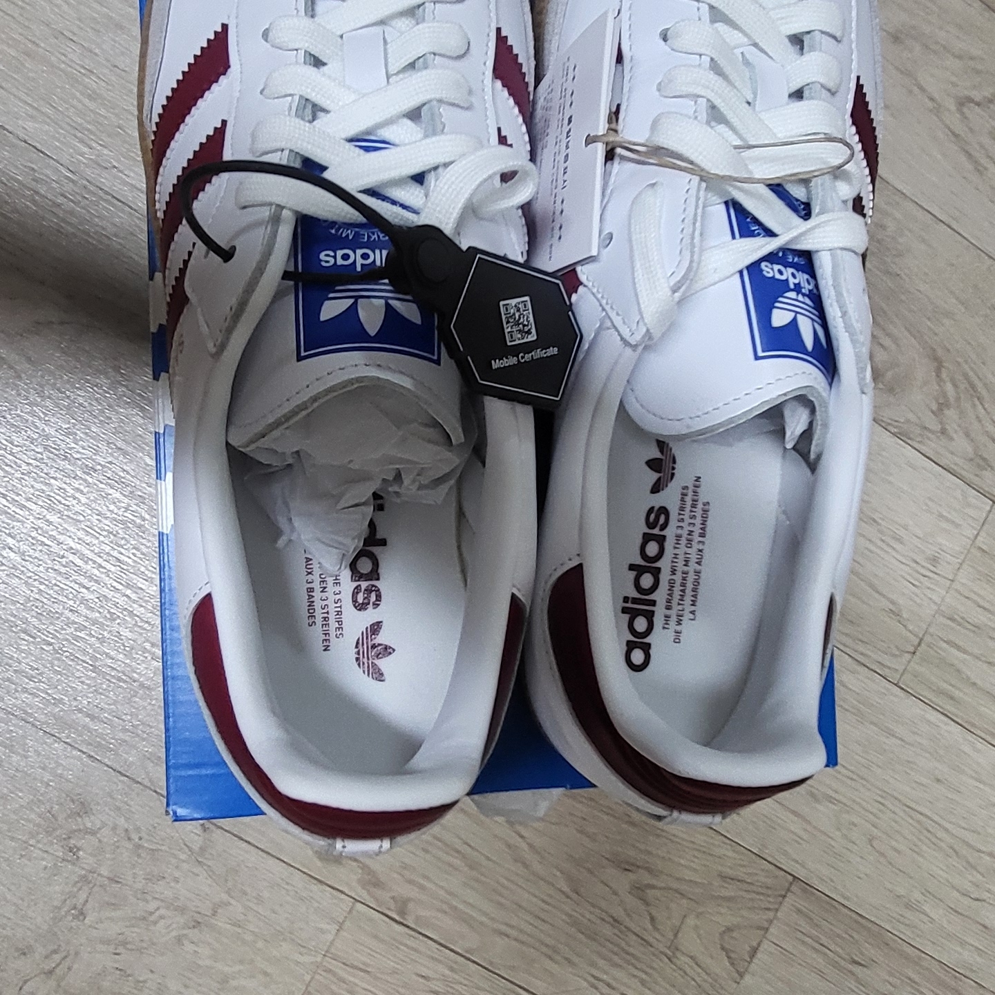 Adidas Samba OG Cloud White Collegiate Burgundy 착용 스타일 - 3
