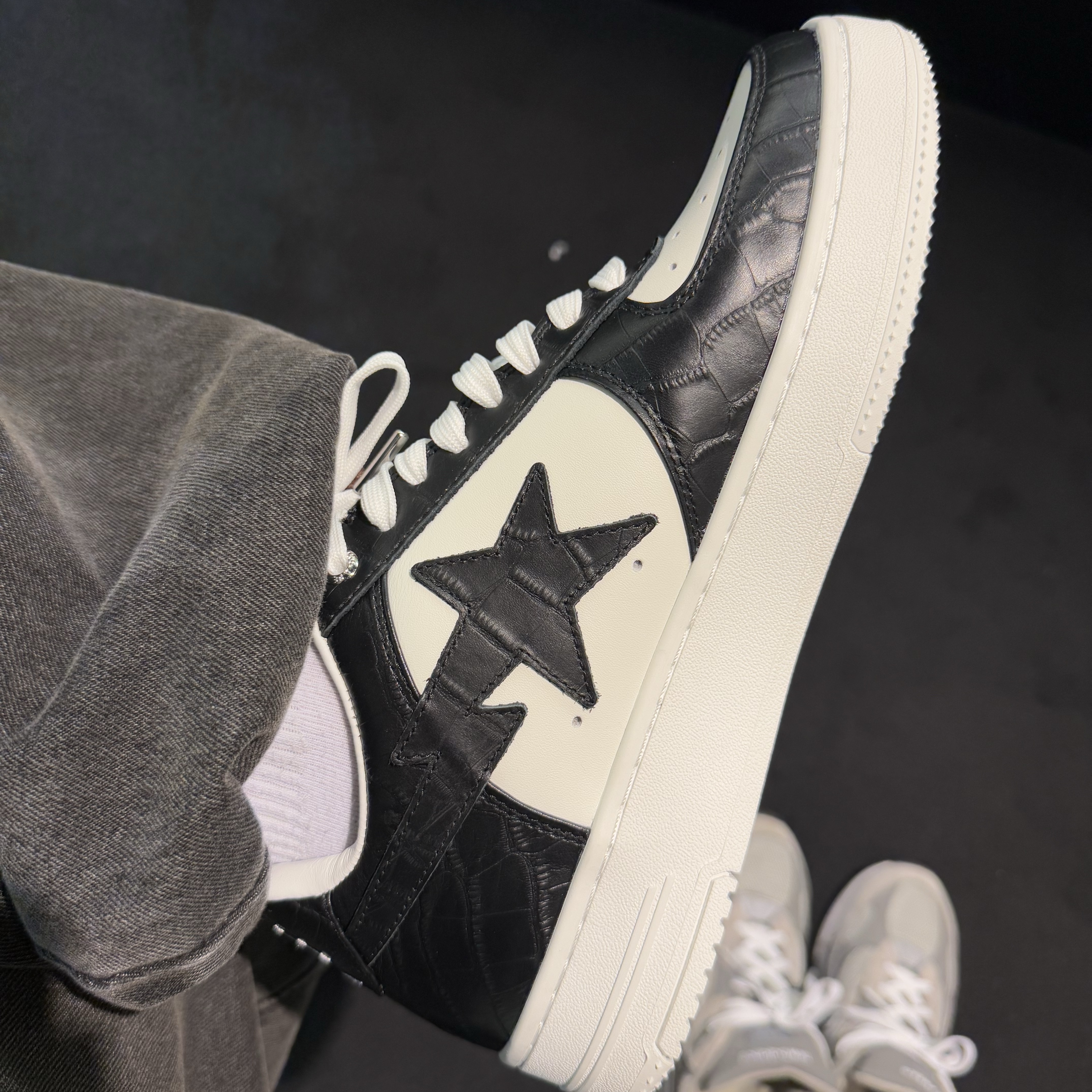 BAPE Sta #3 Black White 착용 스타일