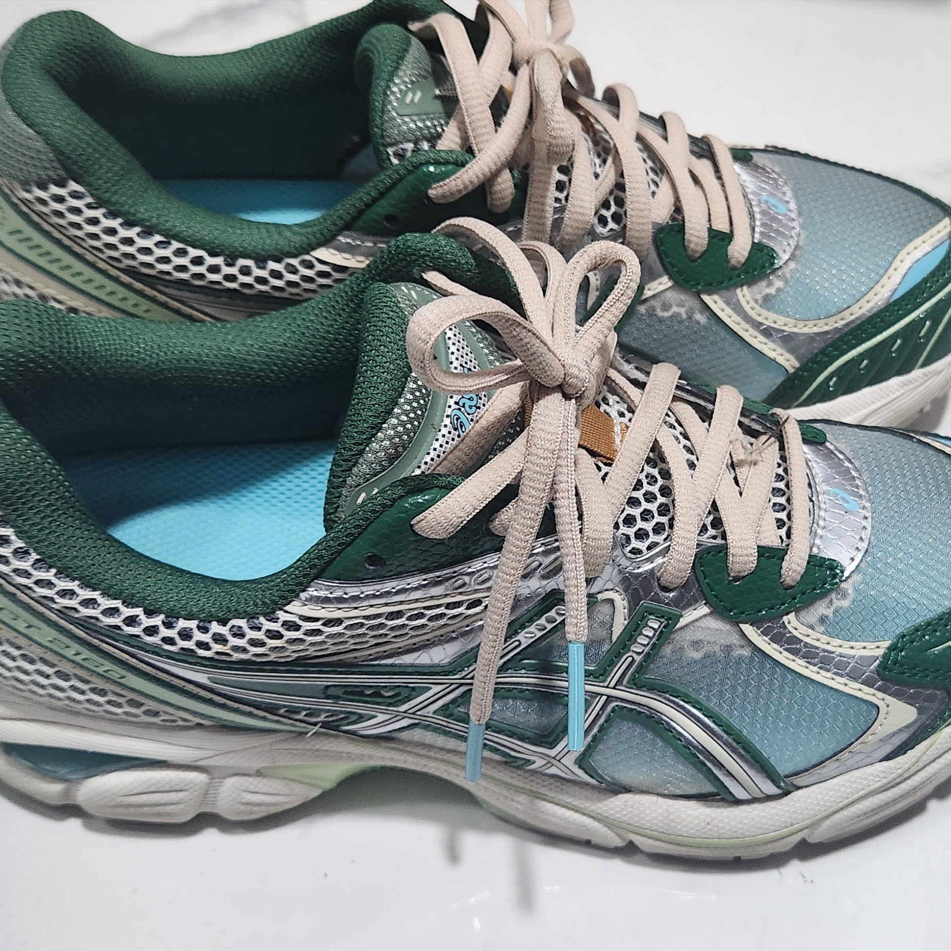Asics x Above The Clouds GT-2160 Cream Shamrock Green 착용 스타일