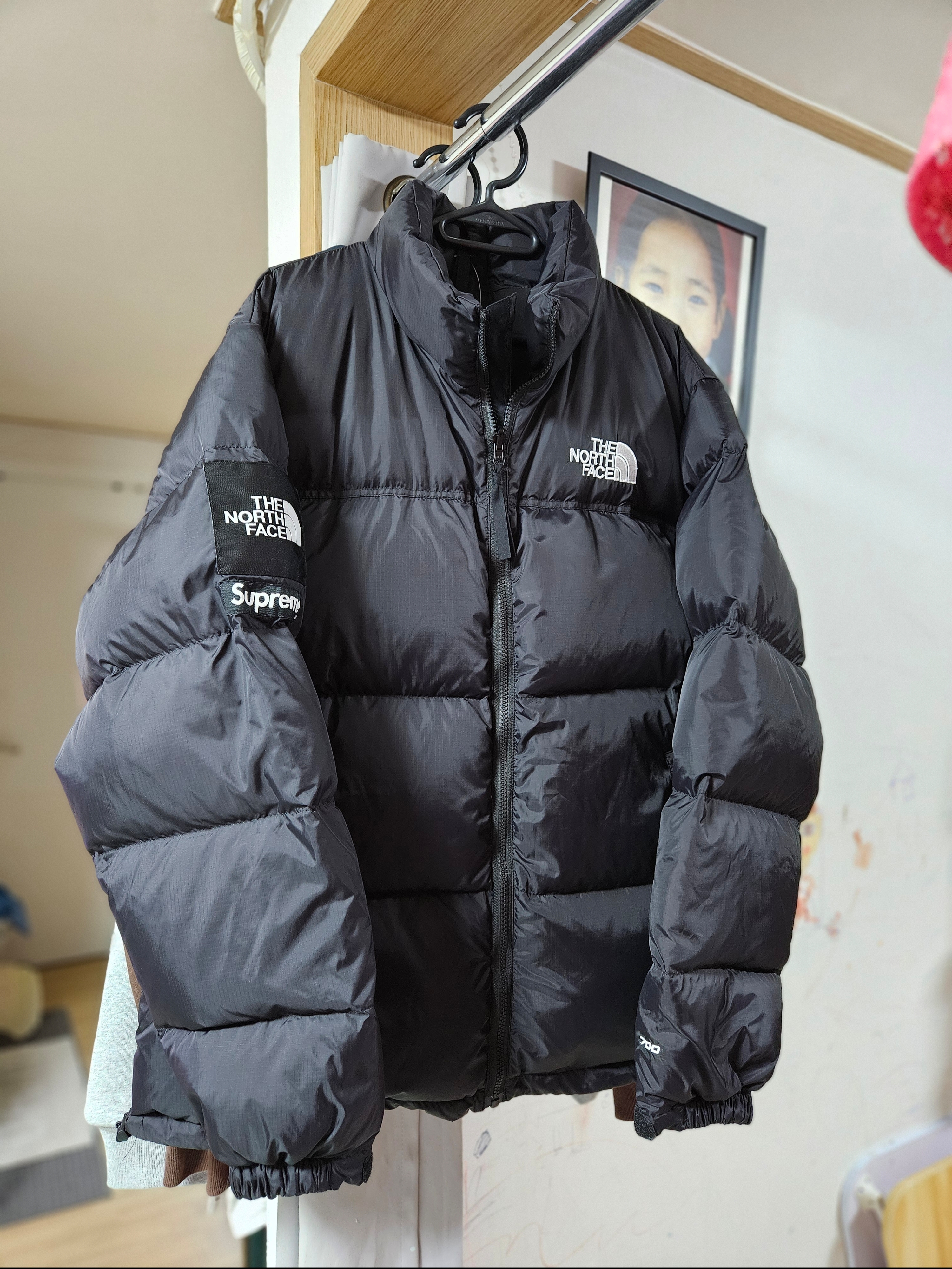 Supreme x The North Face Split Nuptse Jacket Black - 24SS 착용 스타일 - 1