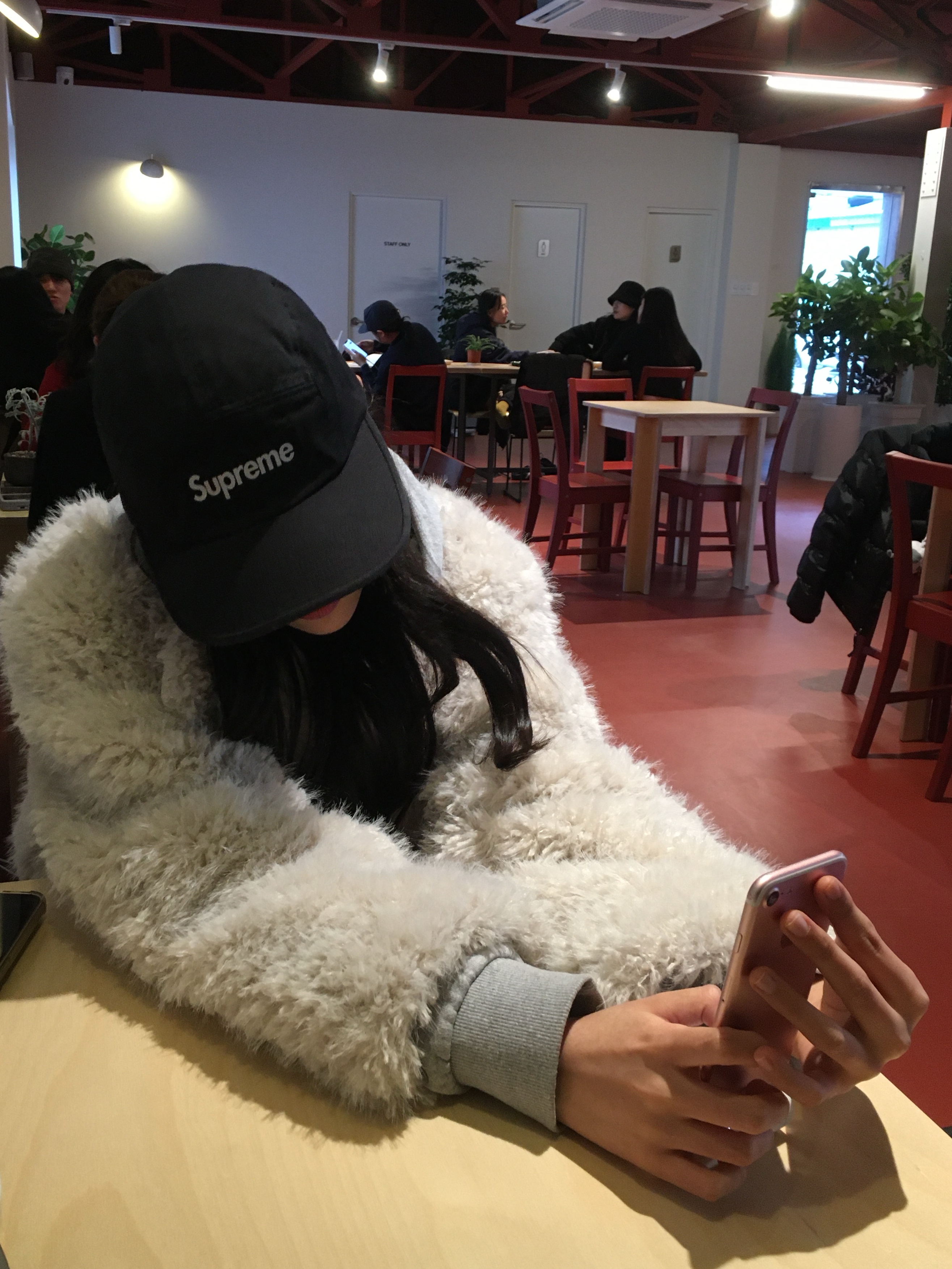 Supreme Washed Chino Twill Camp Cap Black 착용 스타일 - 2