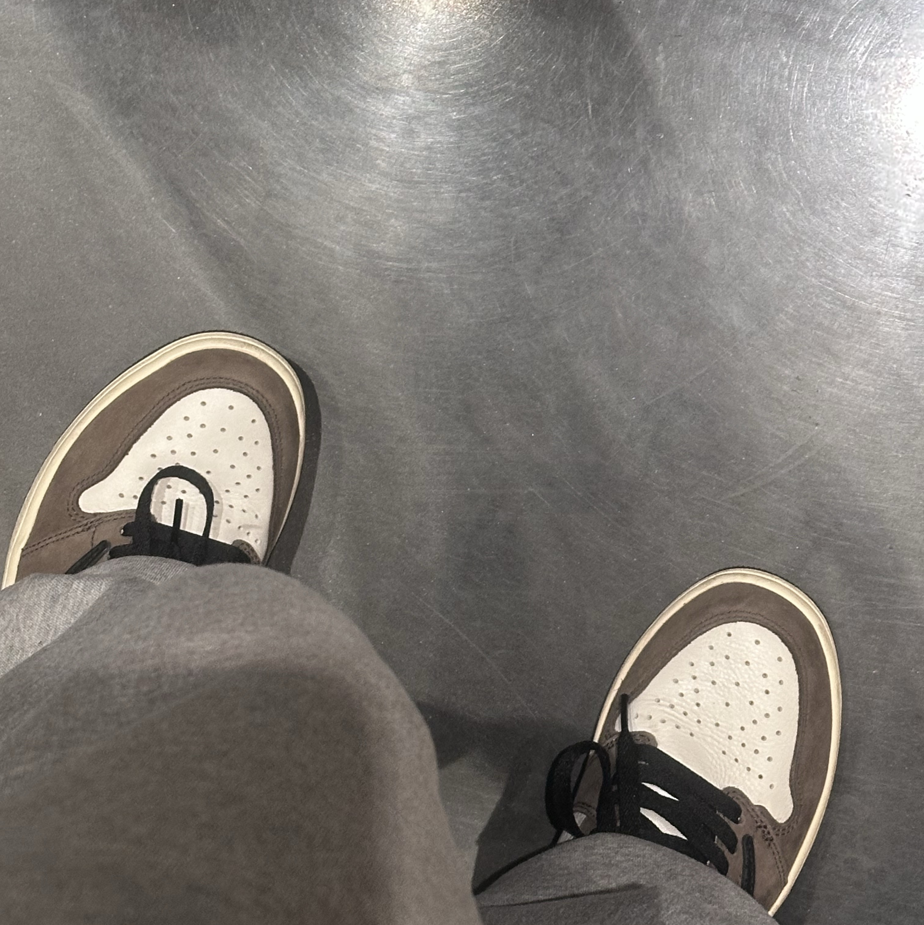 Jordan 1 x Travis Scott Retro High OG SP Mocha 착용 스타일