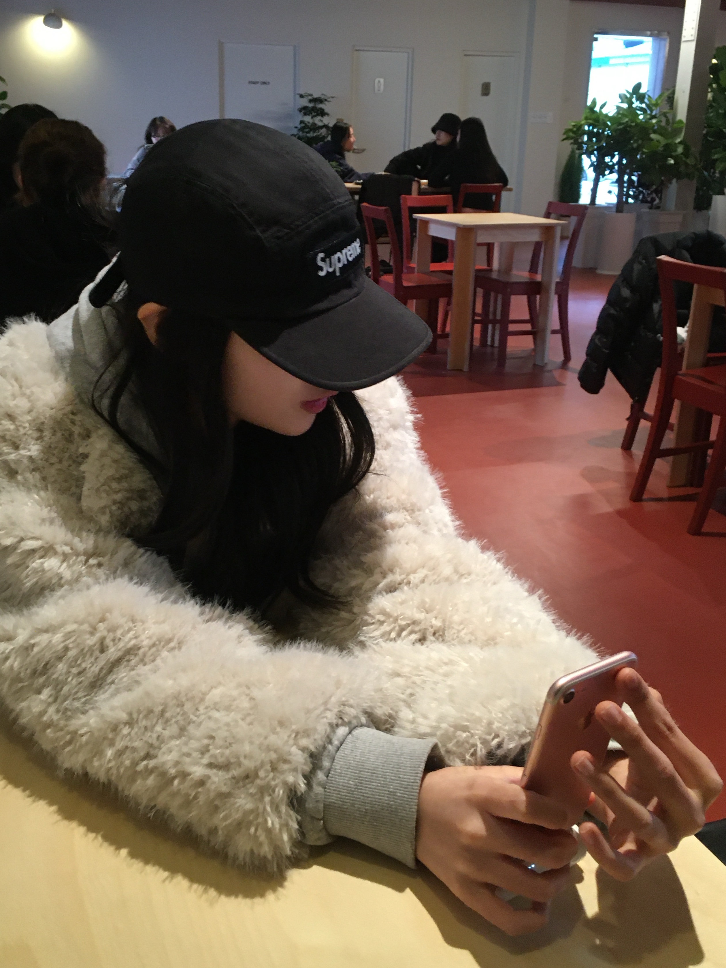 Supreme Washed Chino Twill Camp Cap Black 착용 스타일 - 3