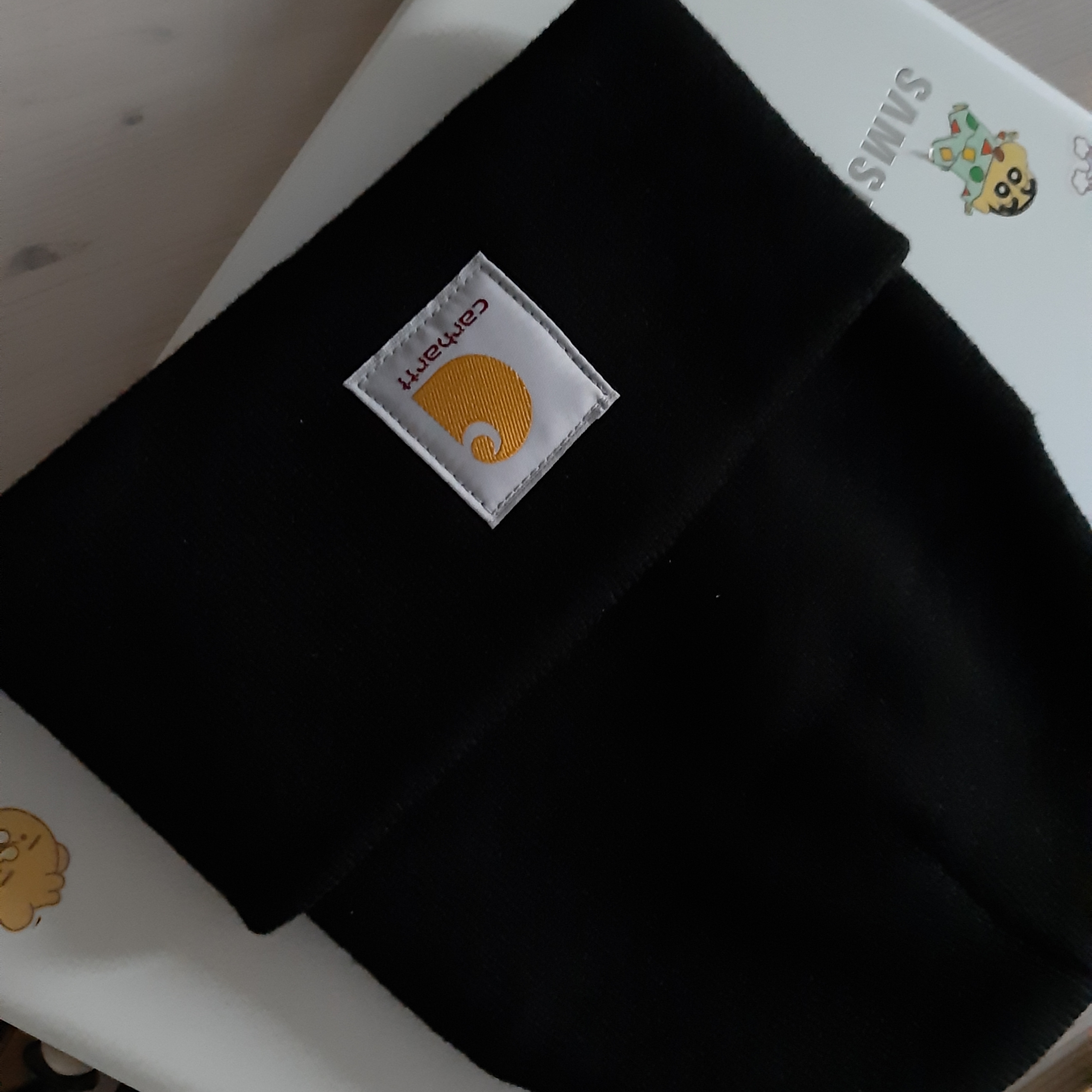 Carhartt Knit Cuffed Beanie Black 착용 스타일